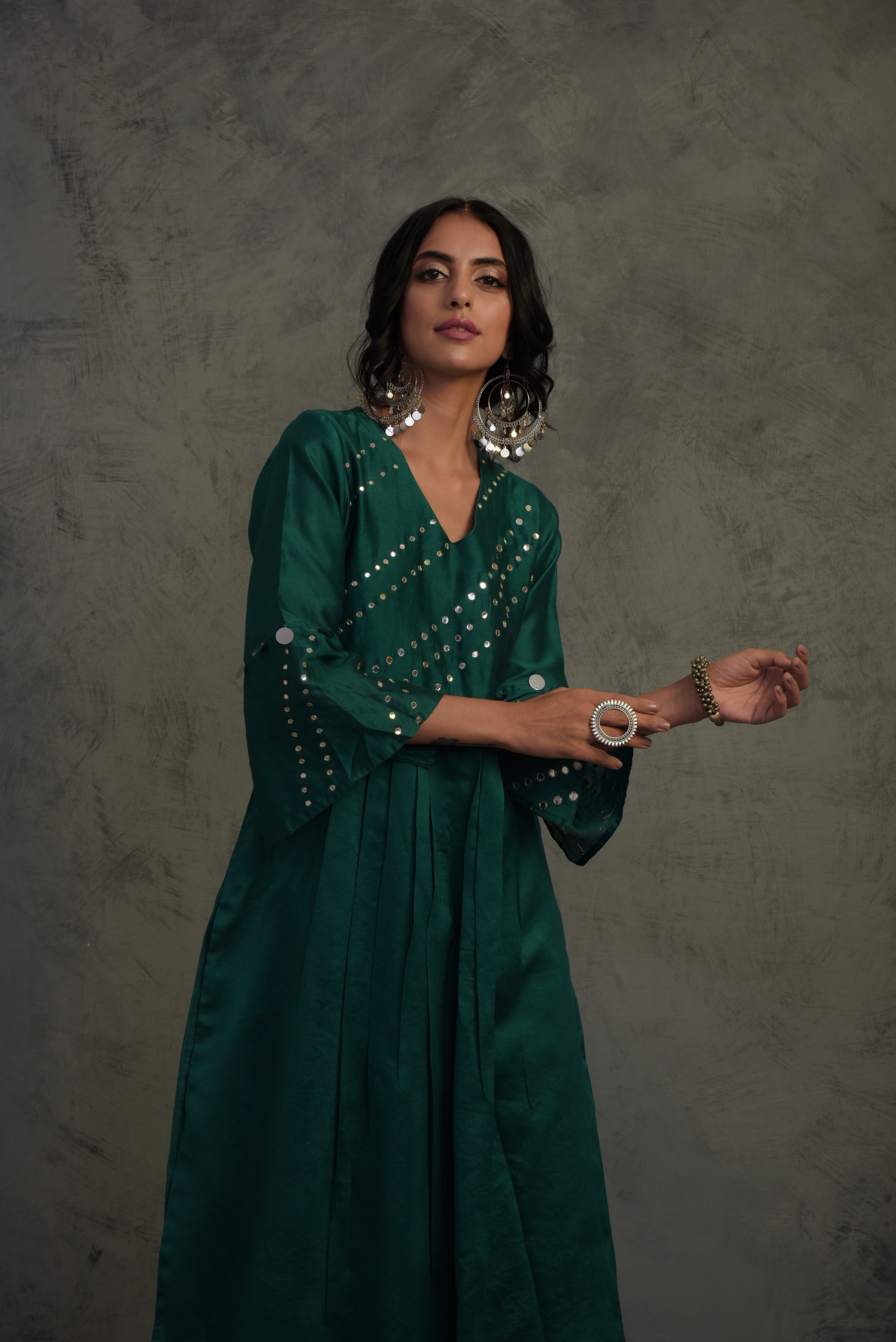 CY Charkhee Emerald Green Bell Sleeves Kurta Closeup 1