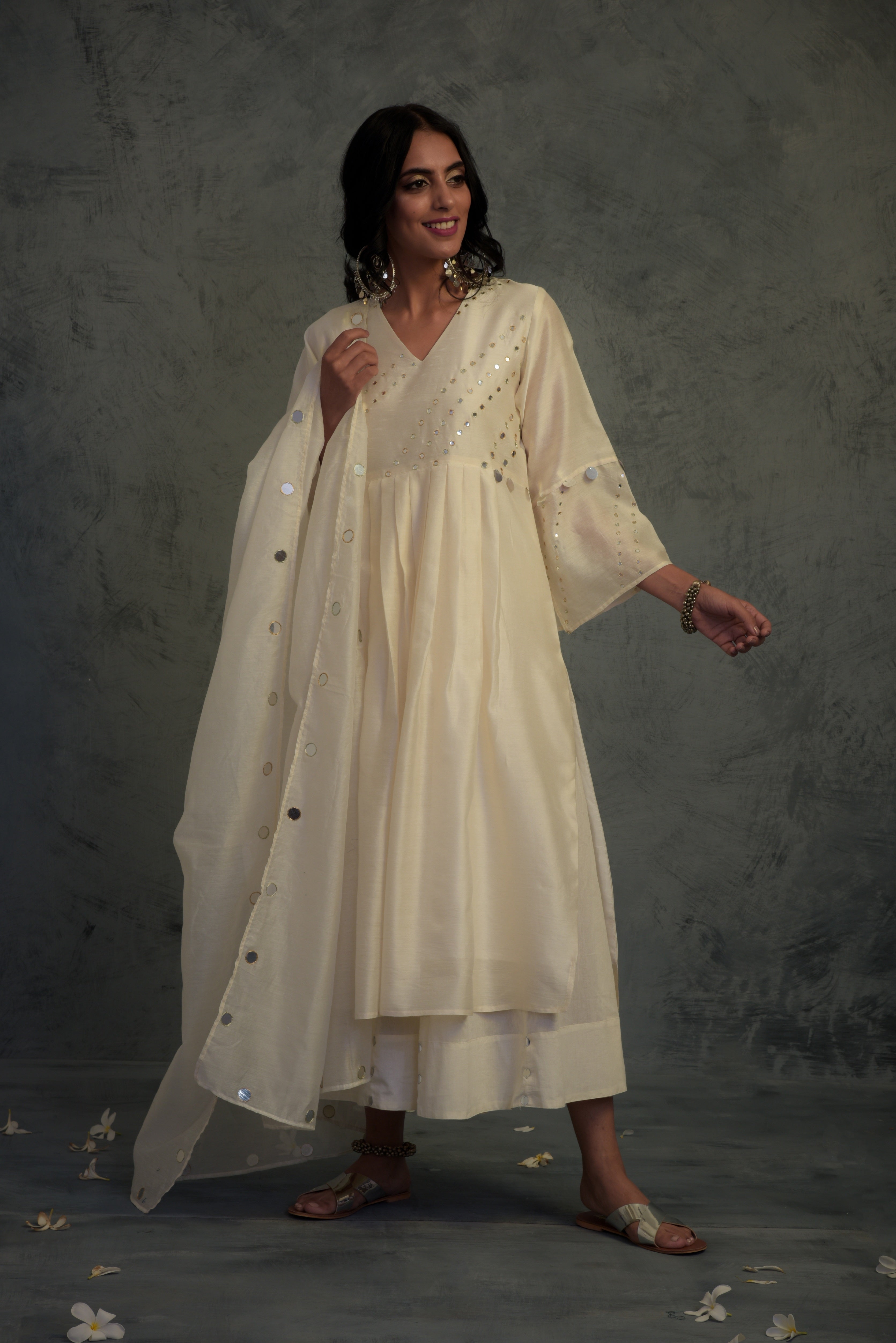 CY Charkhee Off-White Bell Sleeves Kurta Front 1