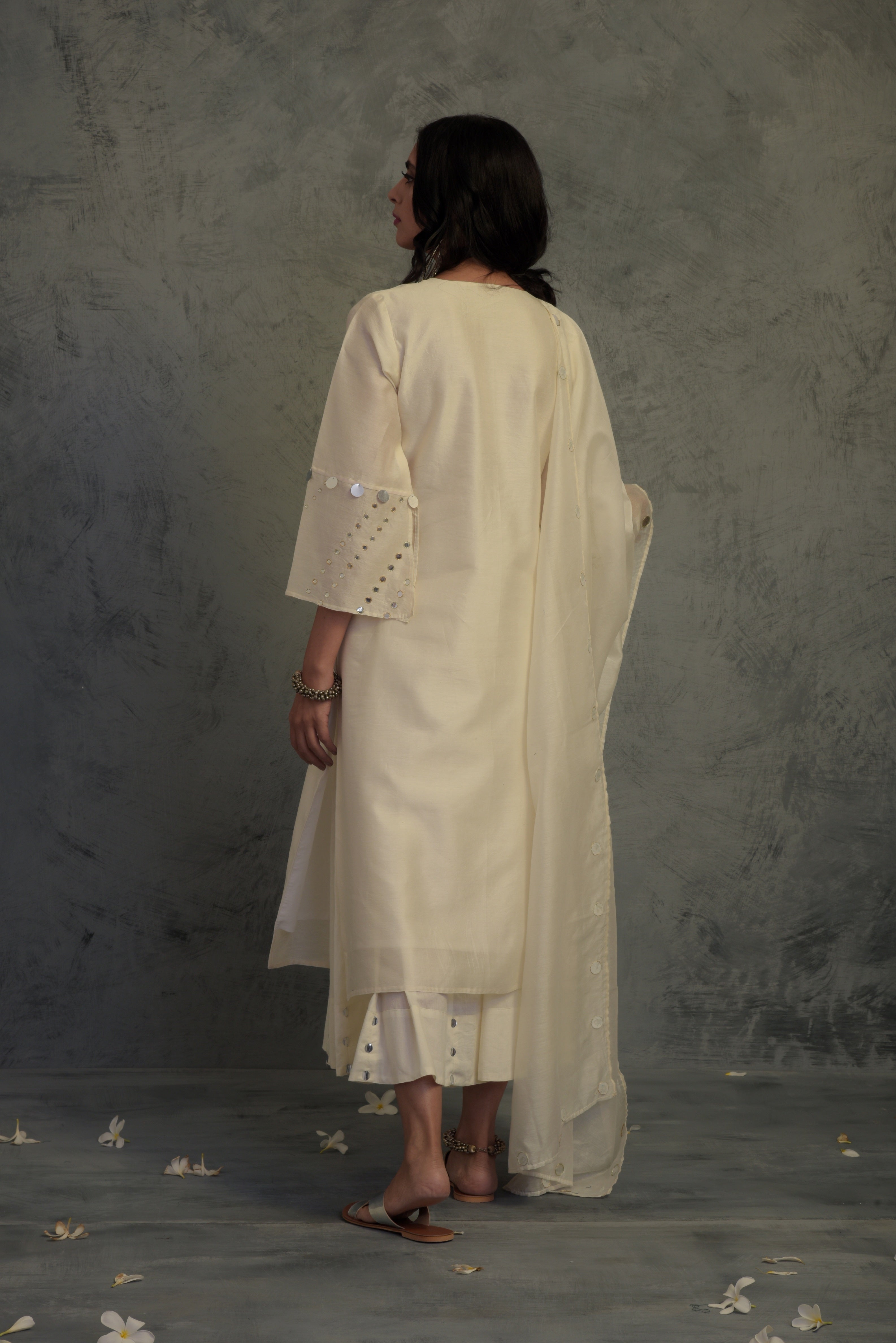 CY Charkhee Off-White Bell Sleeves Kurta Back 1