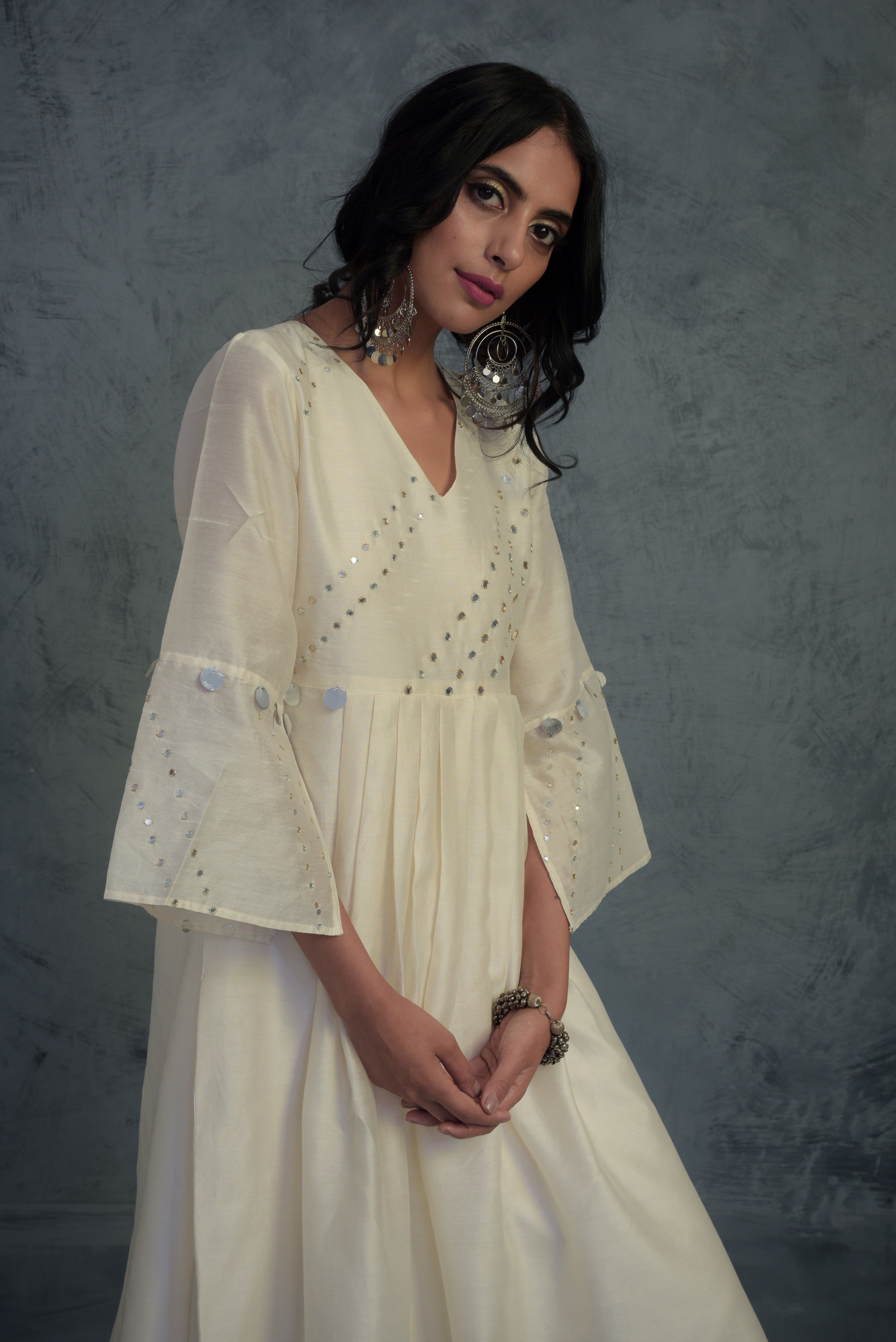 CY Charkhee Off-White Bell Sleeves Kurta Closeup 1