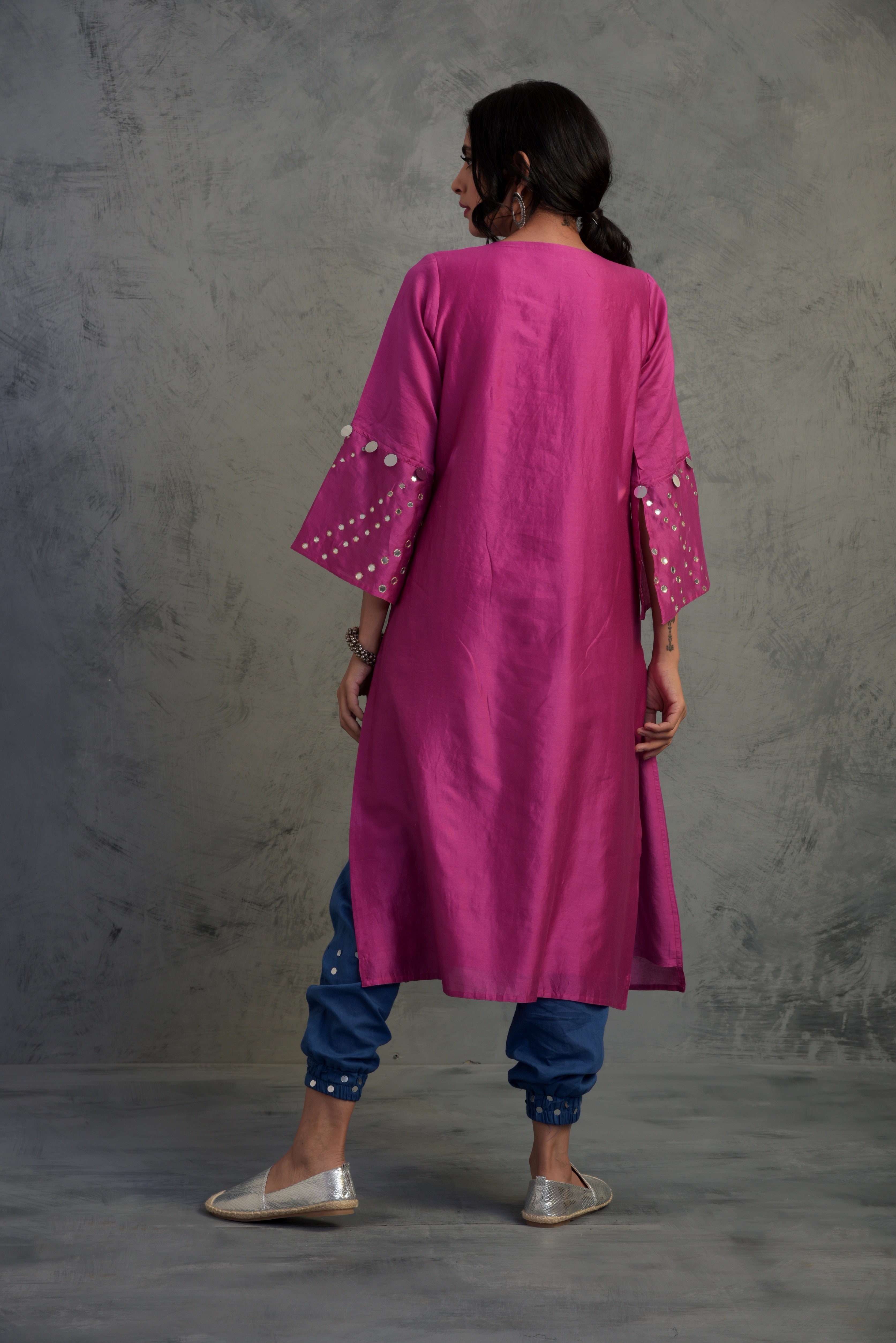 CY Charkhee Pop Pink Chanderi Kurta Set With Jogger Back 1