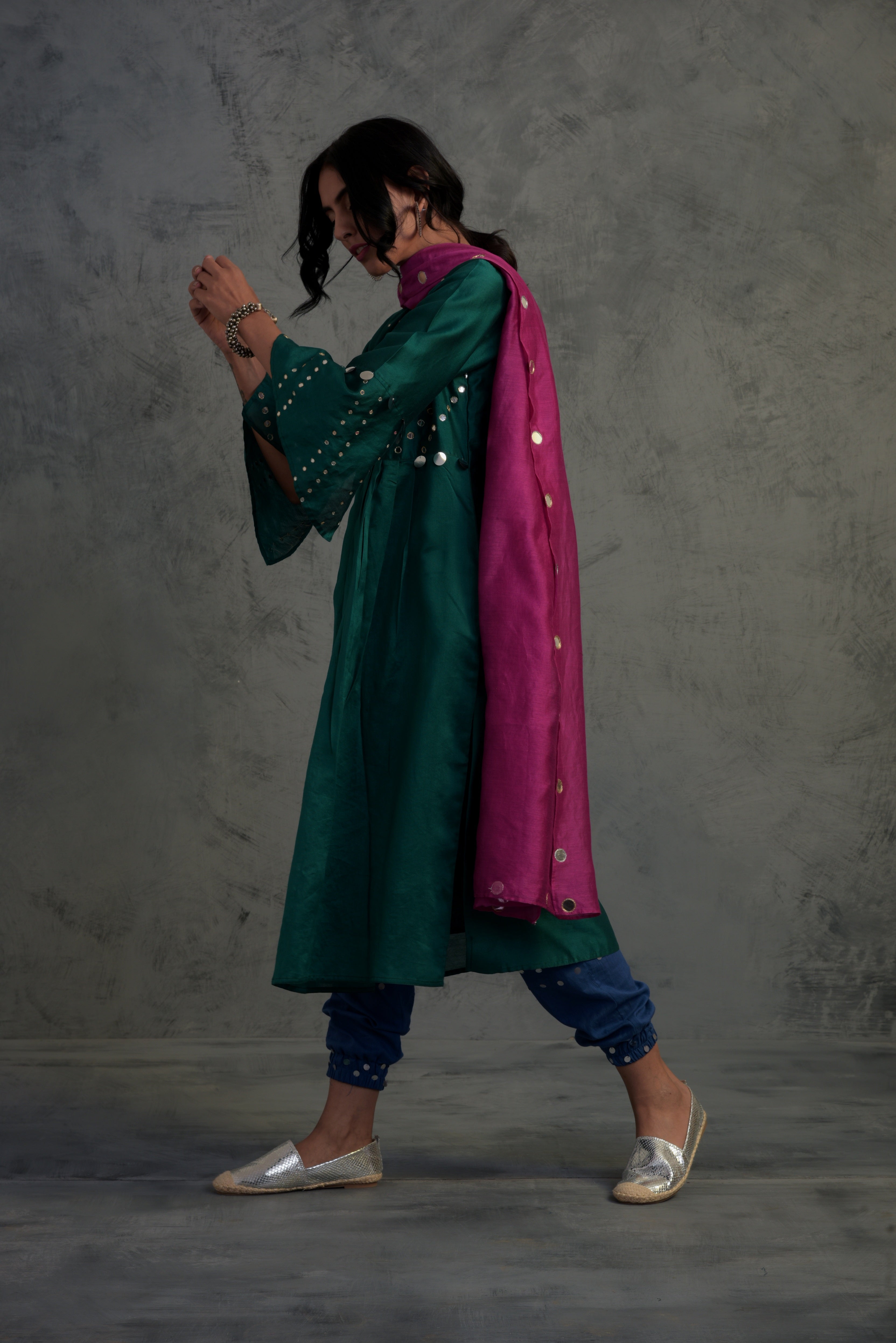 CY Charkhee Emerald Green Chanderi Kurta Set With Jogger Side 1