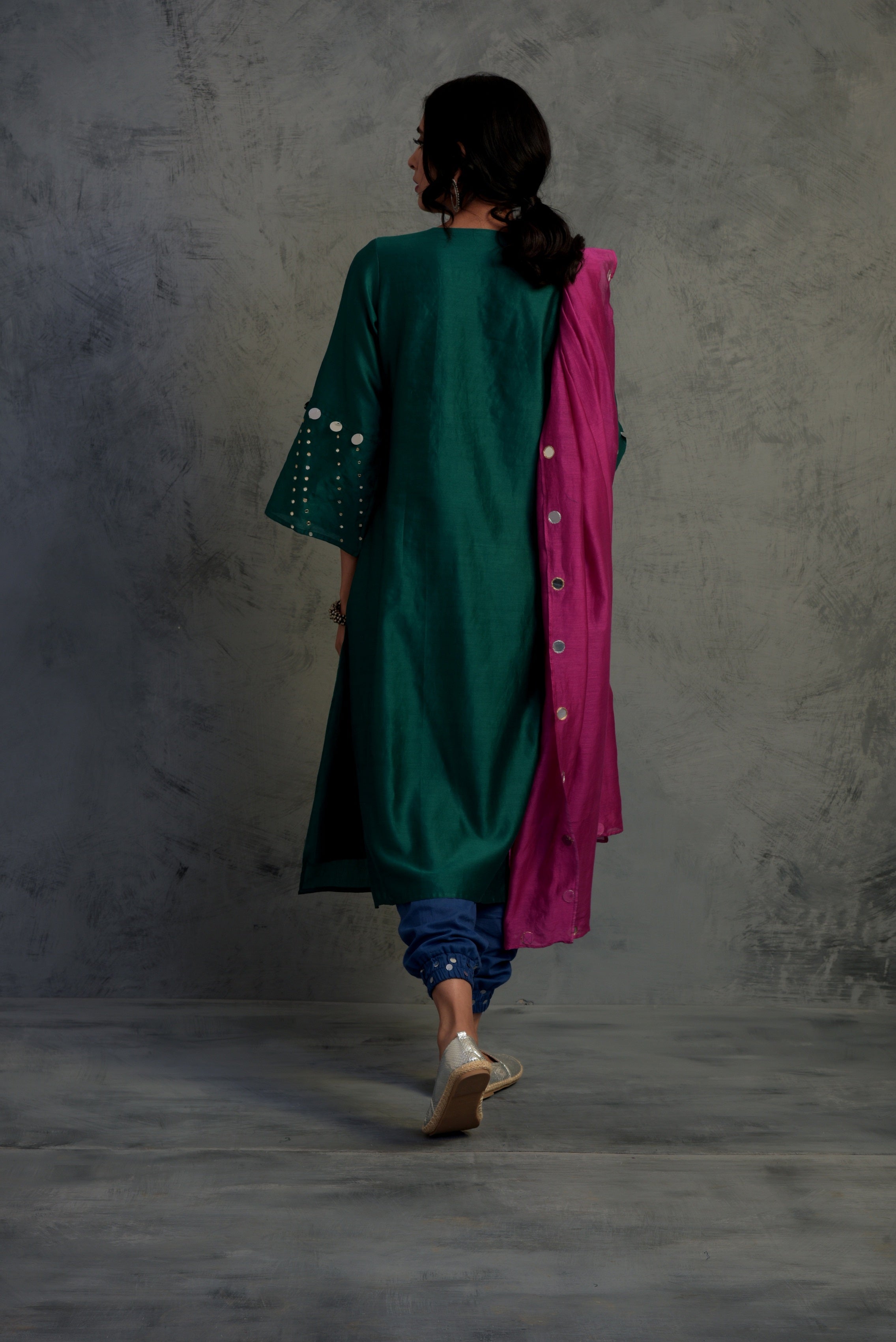 CY Charkhee Emerald Green Chanderi Kurta Set With Jogger Back 1