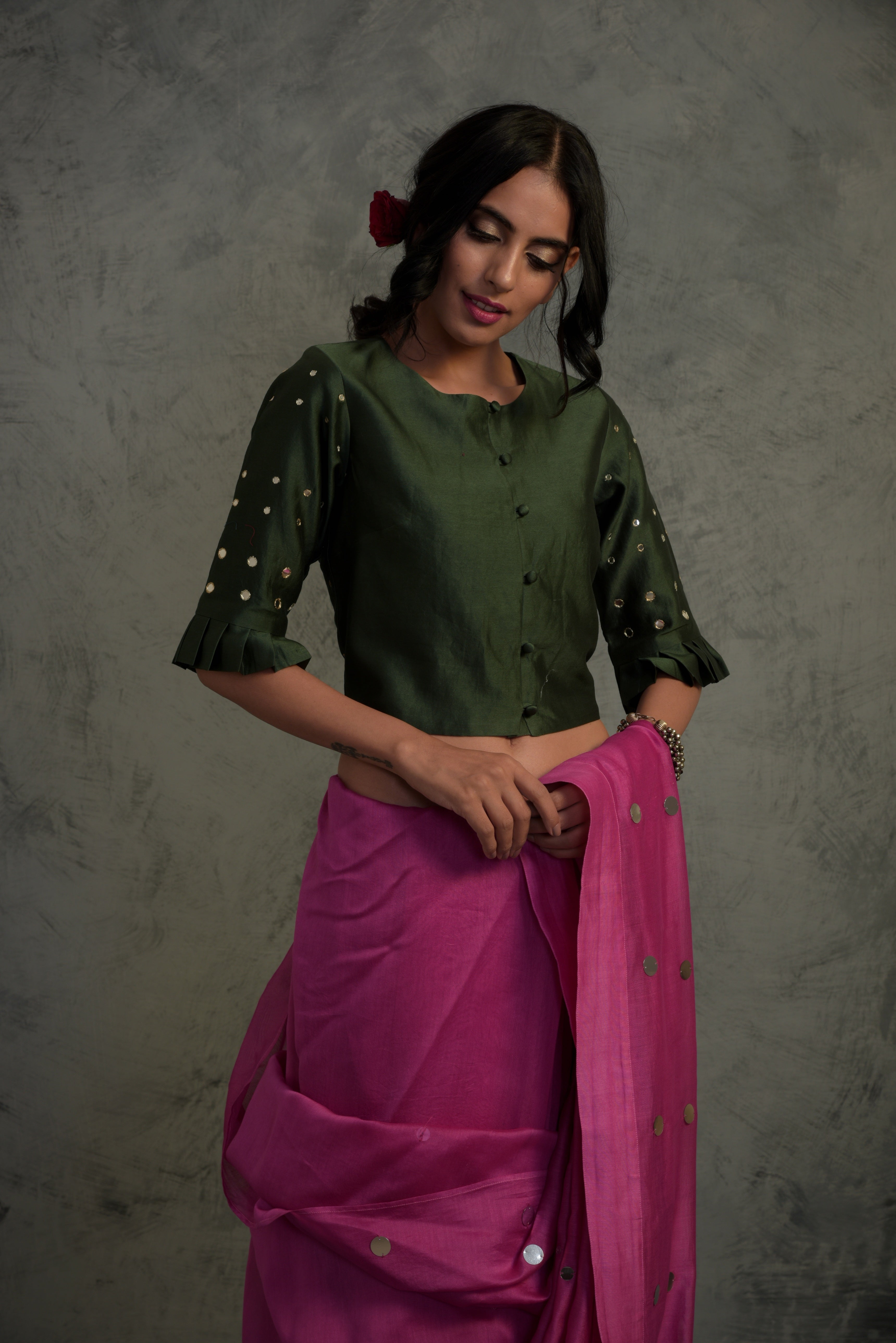 CY Charkhee Bright Pink Chanderi Saree With Pleated Bottle Green Crop Top Closeup 1