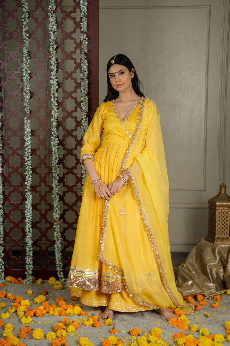 CY Light Yellow Organza Embroidered Dupatta Front 3