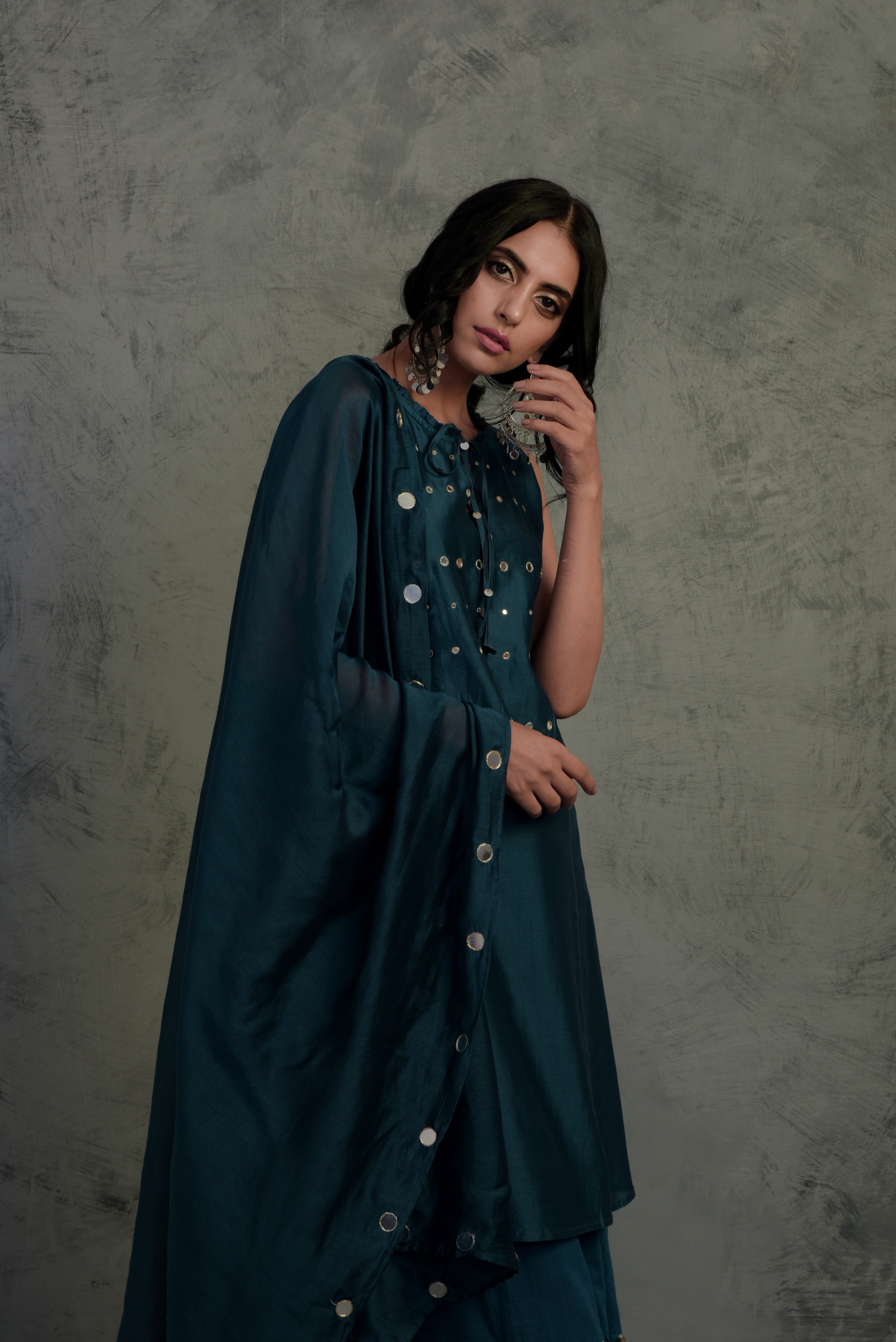 CY Charkhee Teal Blue Sleeveless Kurta Closeup 1