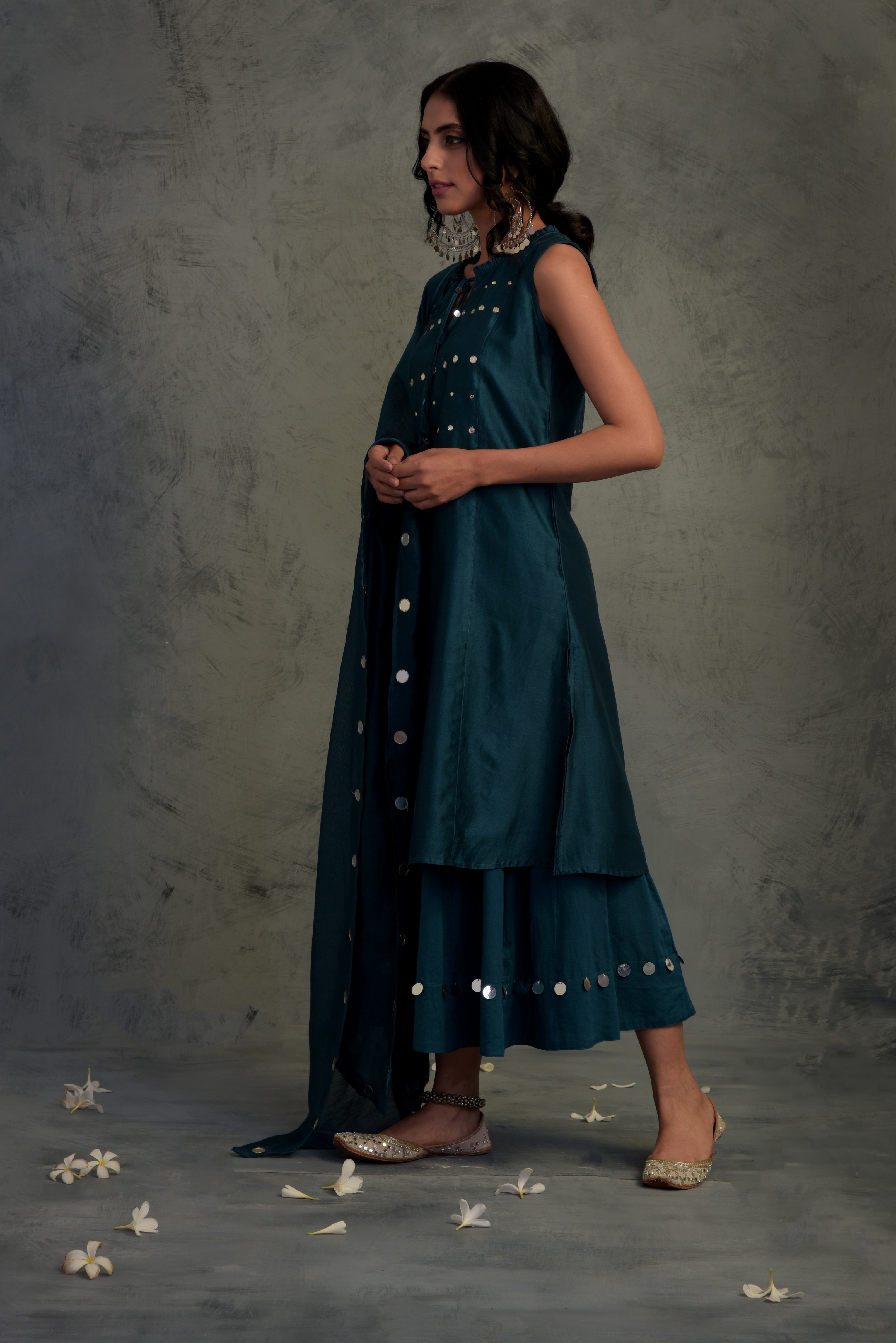 CY Charkhee Teal Blue Sleeveless Kurta Side 1