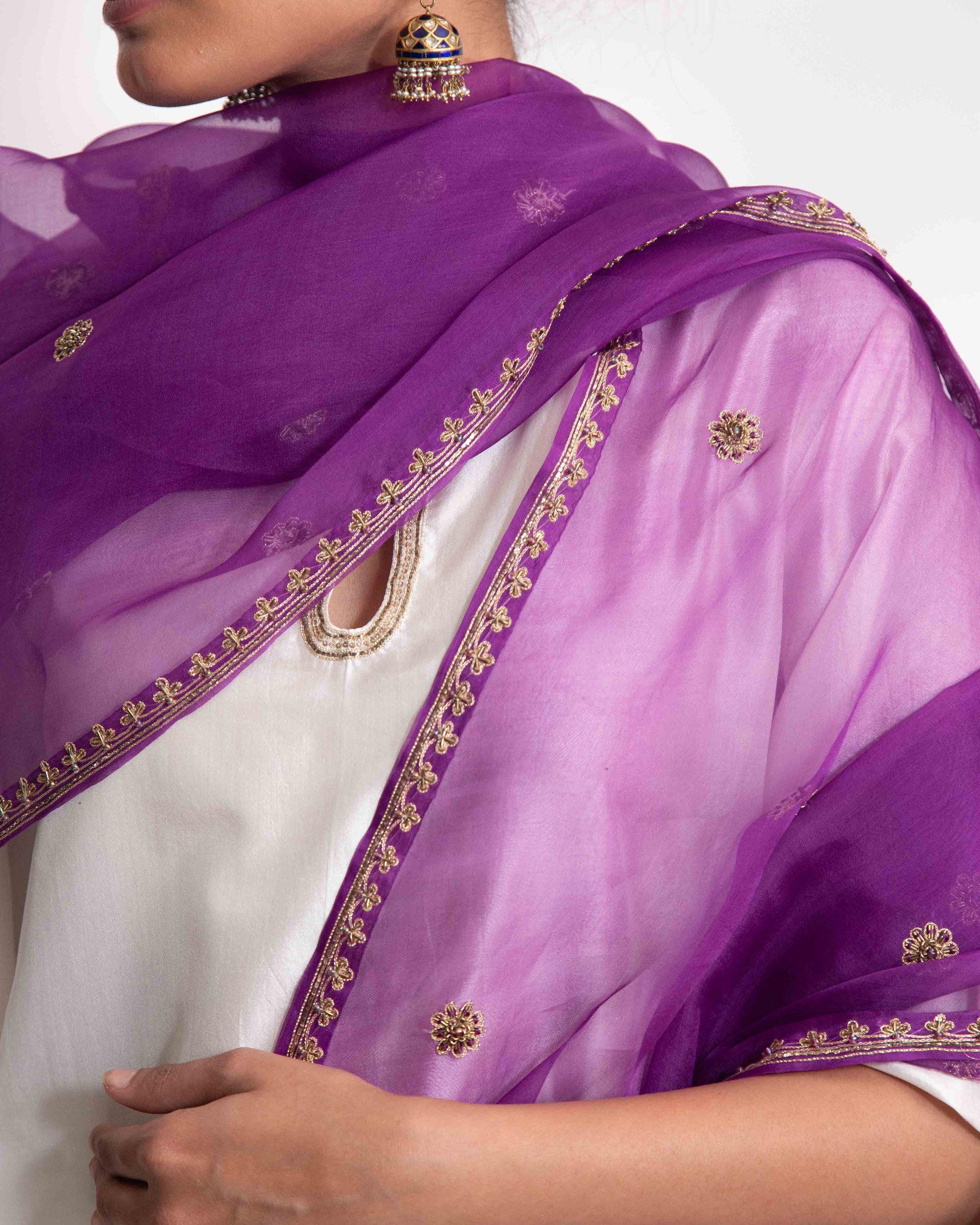 CY Chhaya Mehrotra Adrija Purple Dupatta Closeup 1