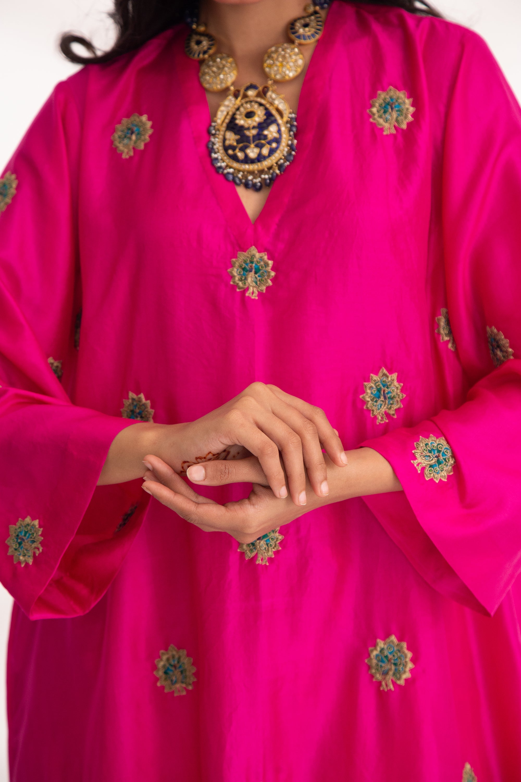 CY Chhaya Mehrotra Devya Kurta Set Closeup 2