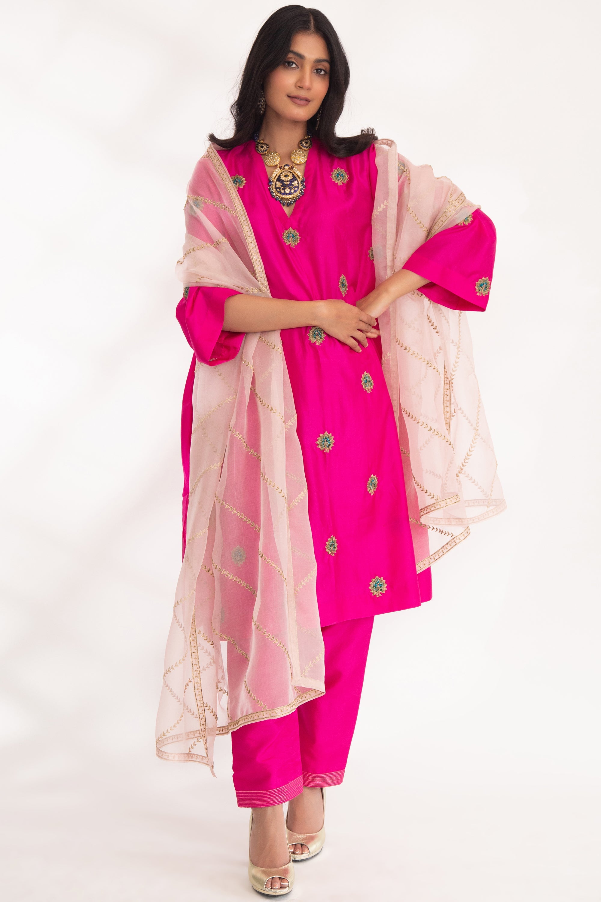 CY Chhaya Mehrotra Devya Kurta Set Front 1