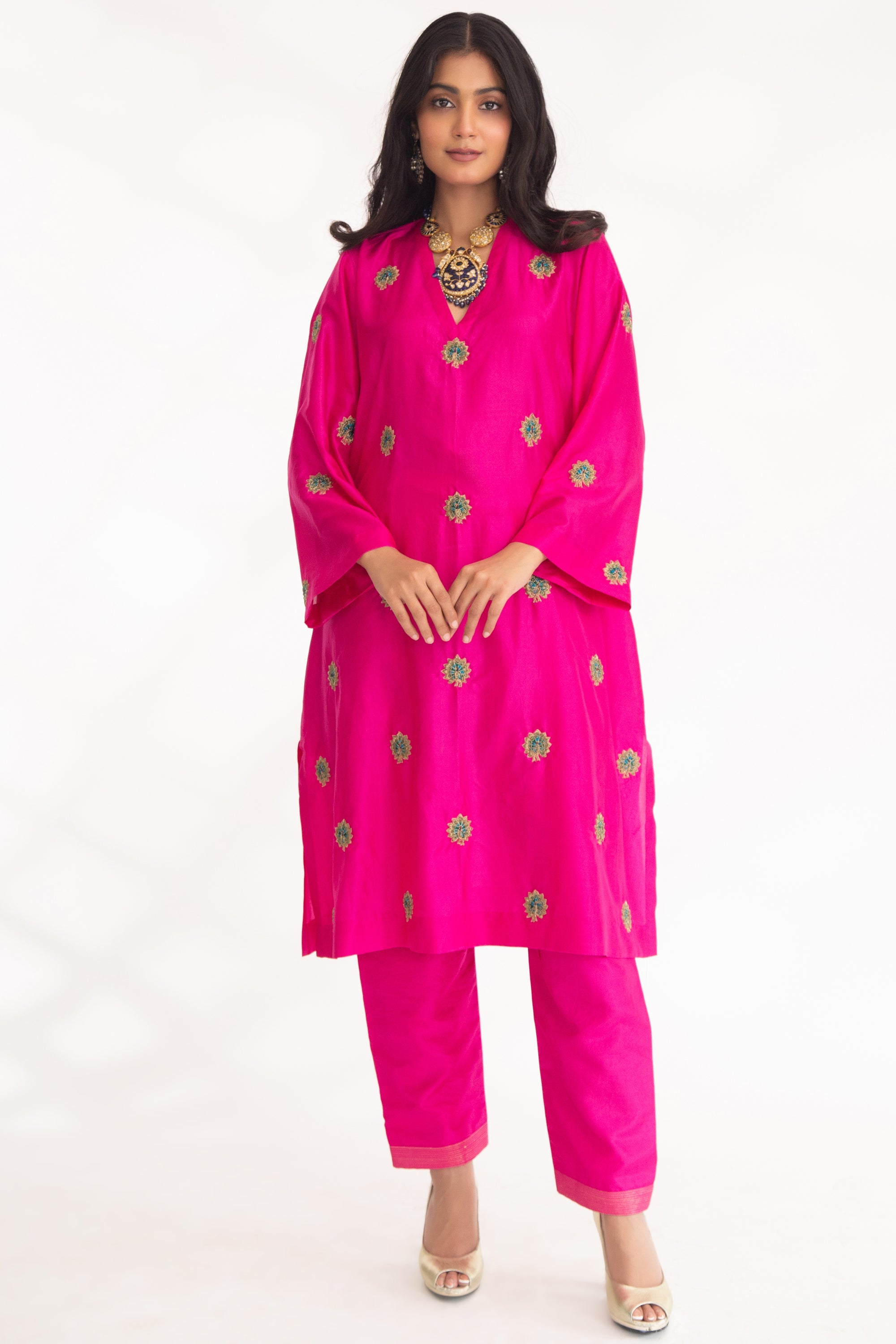 CY Chhaya Mehrotra Devya Kurta Set Front 2