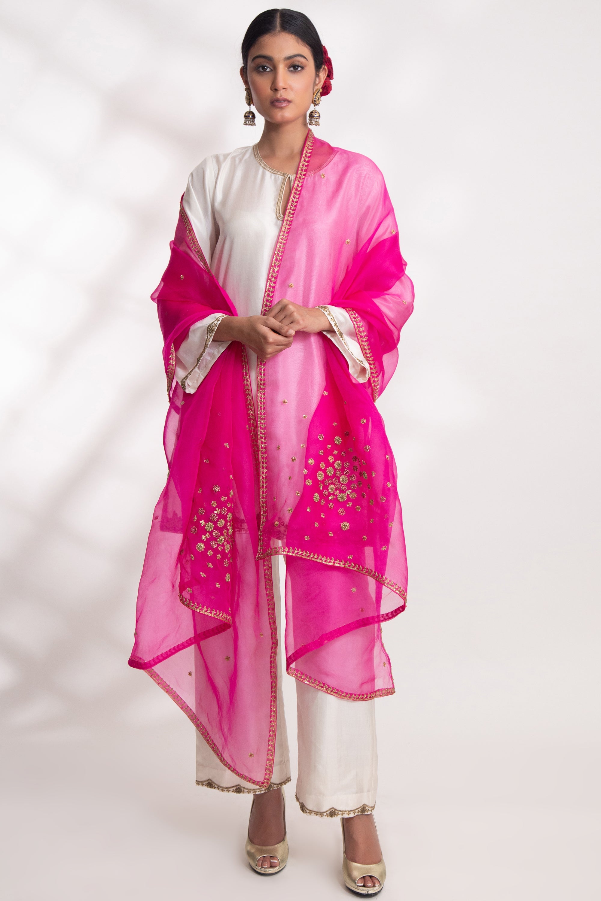 CY Chhaya Mehrotra Hrutvi Pink Dupatta Front 1