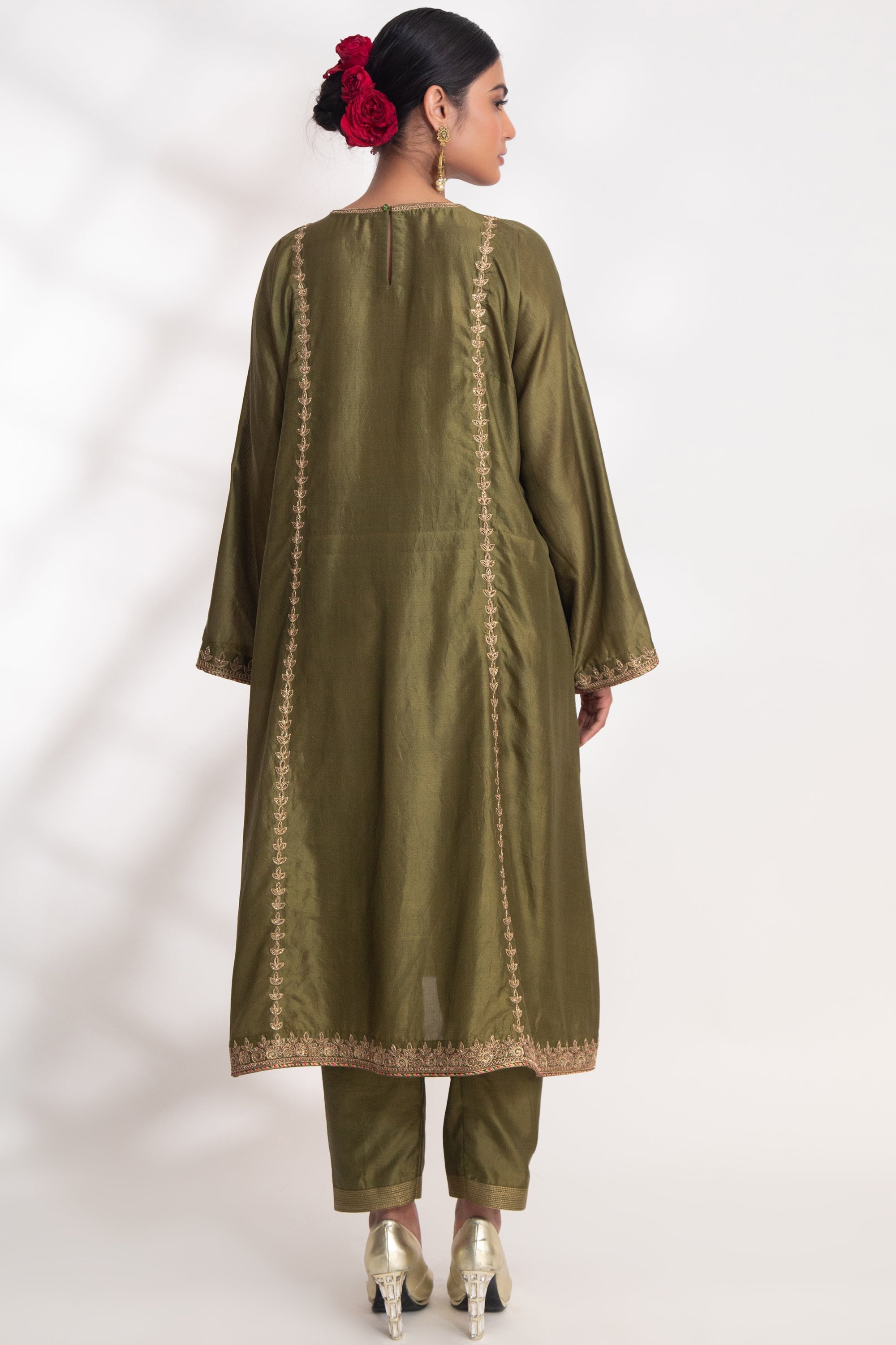 CY Chhaya Mehrotra Kanak Kurta Set Back 1