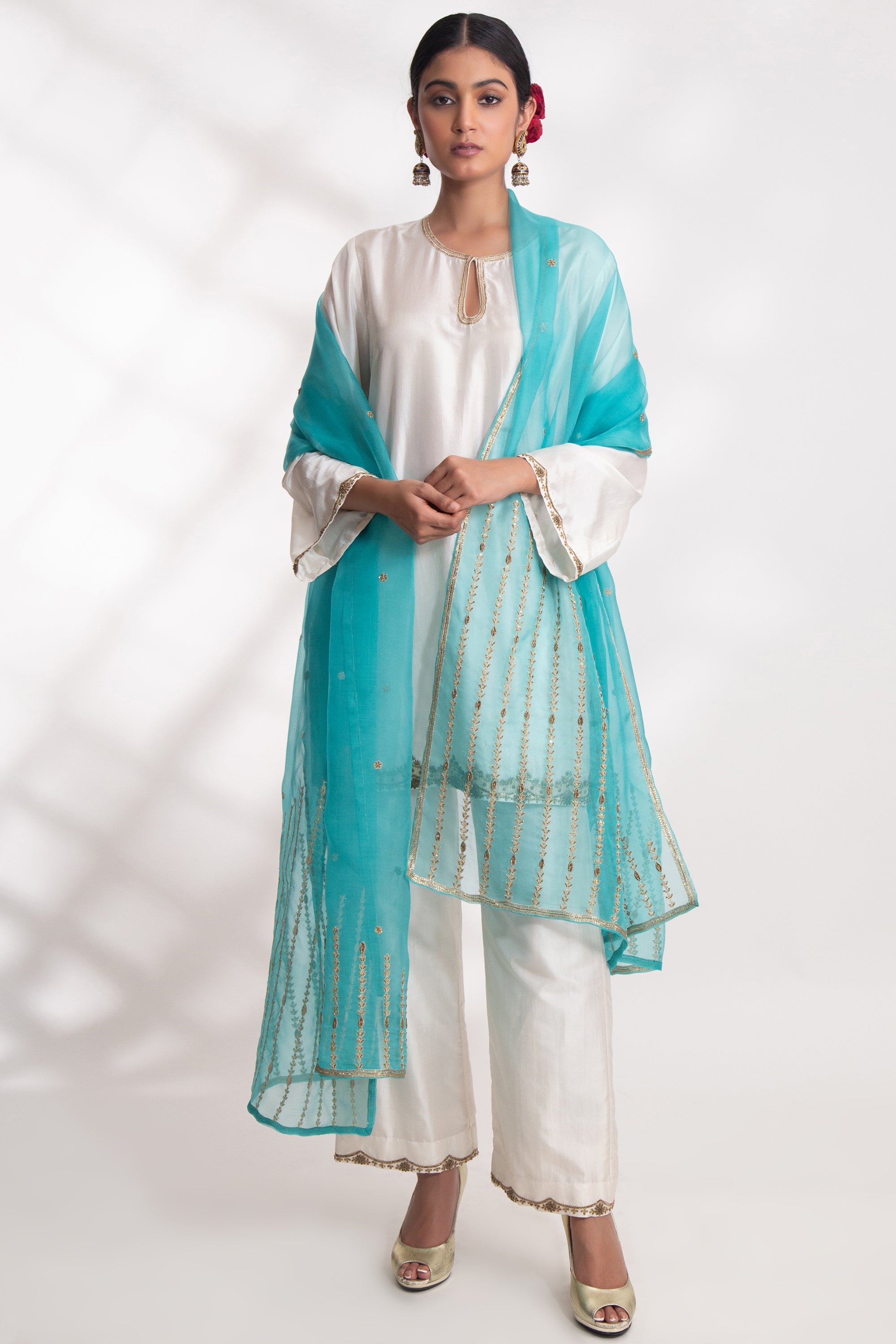 CY Chhaya Mehrotra Neeli Firozi Dupatta Front 1