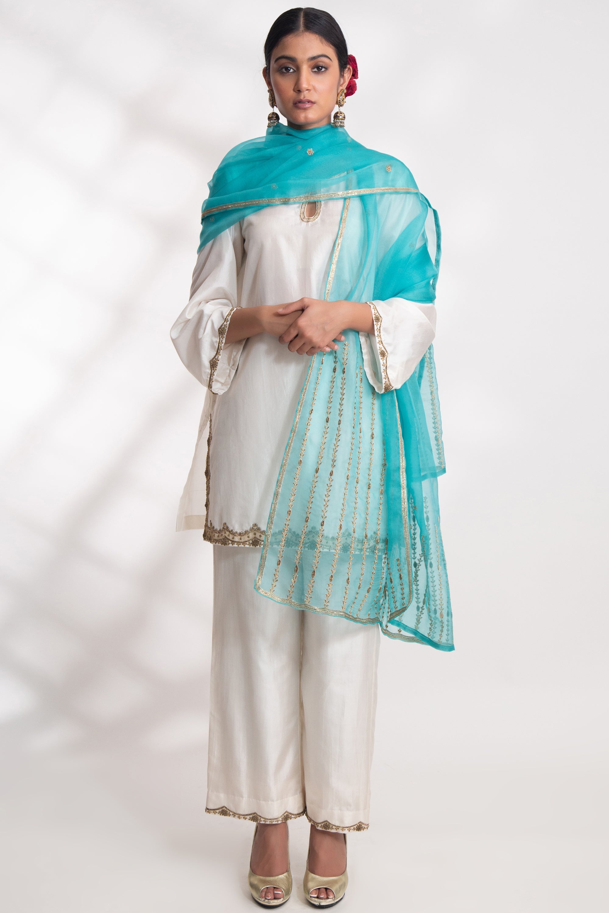 CY Chhaya Mehrotra Neeli Firozi Dupatta Front 2