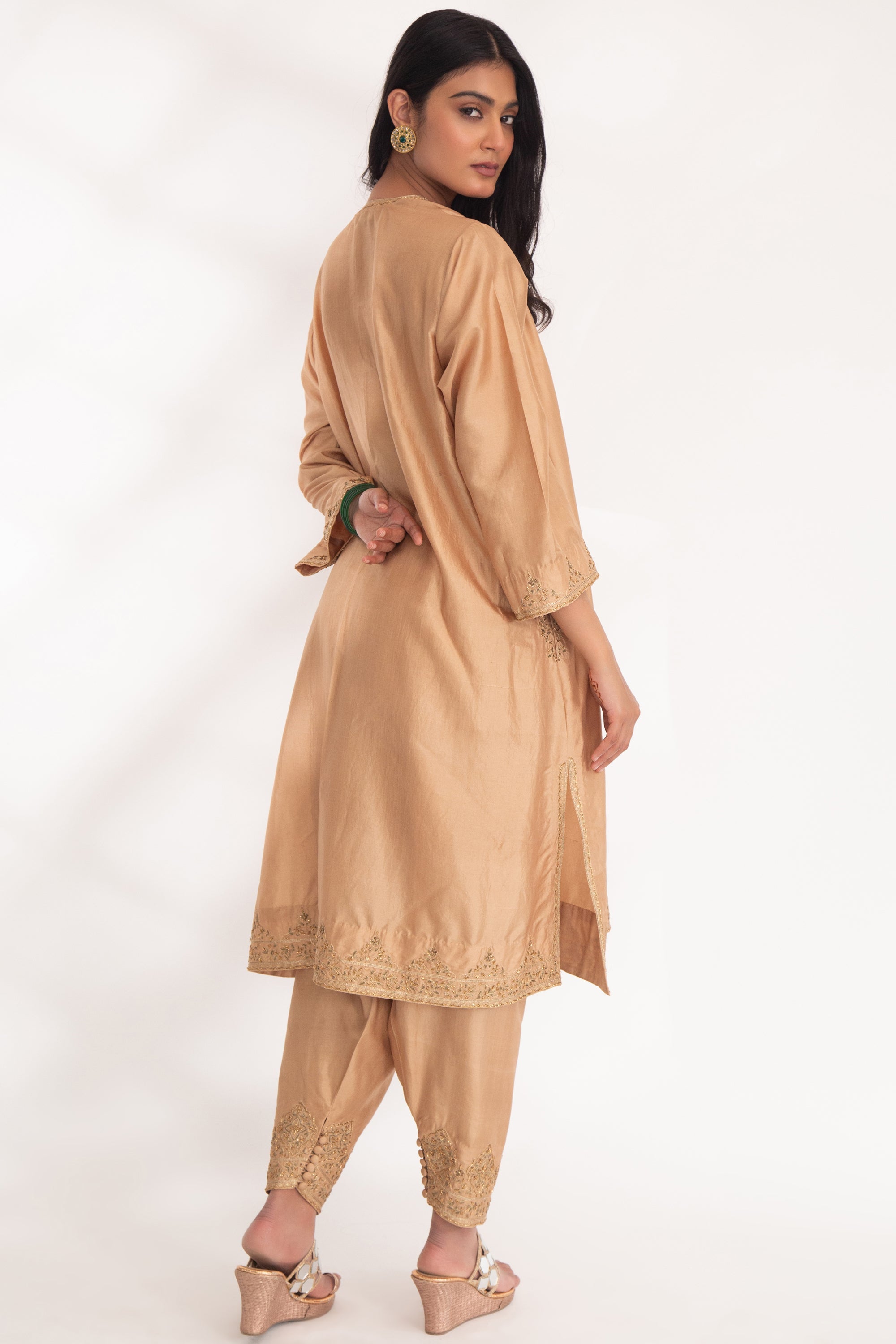 CY Chhaya Mehrotra Satya Kurta Set Back 1