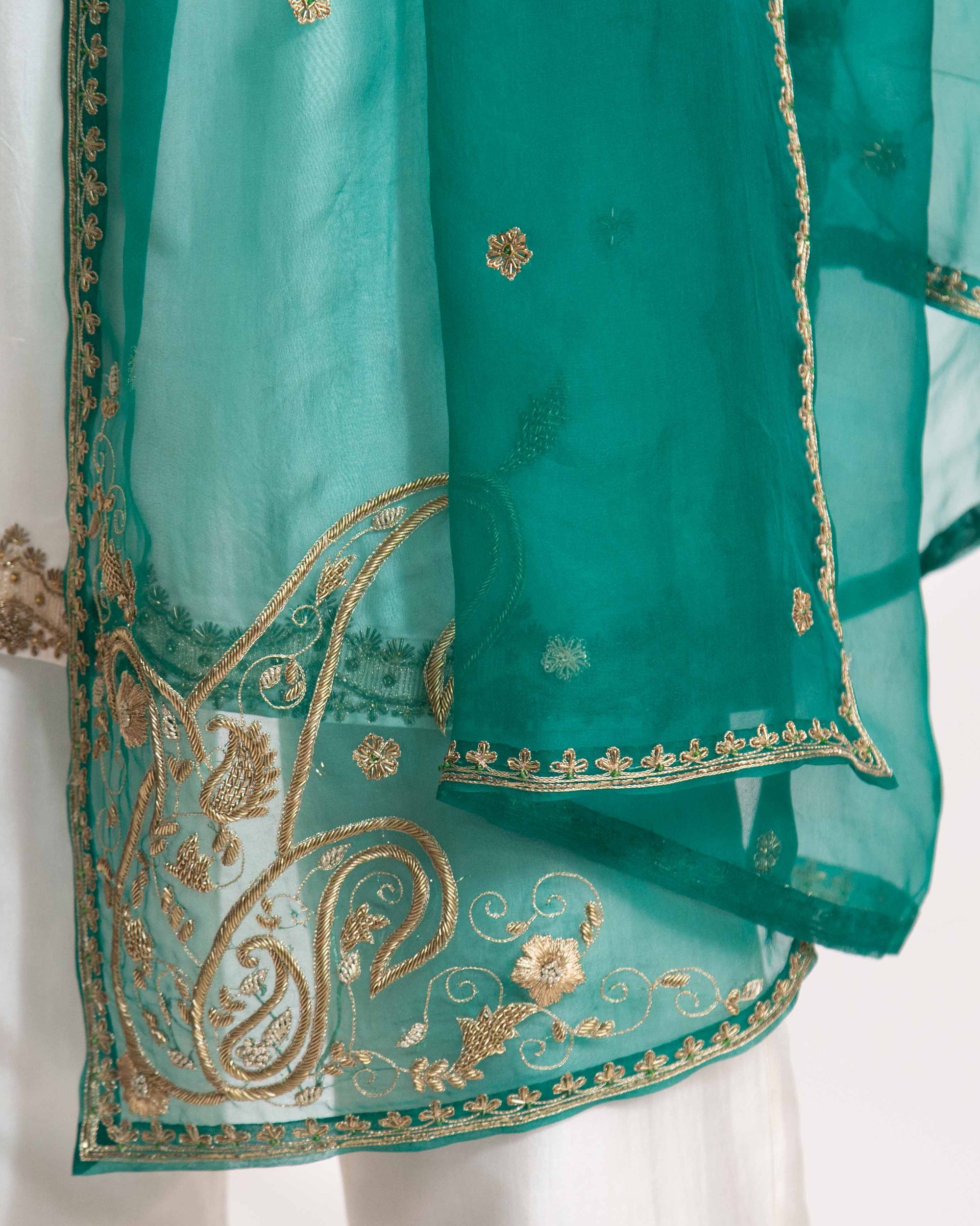 CY Chhaya Mehrotra Savi Green Dupatta Closeup 1