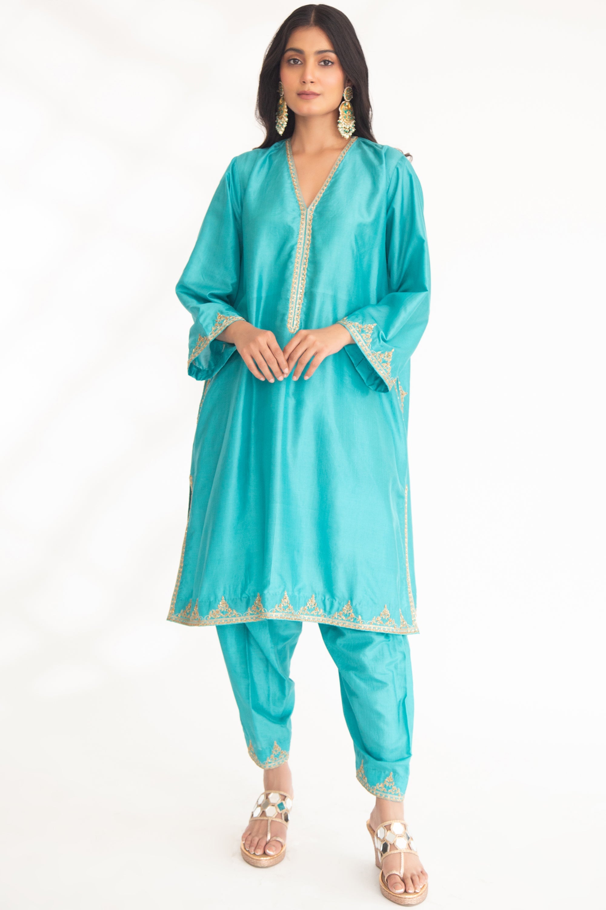 CY Chhaya Mehrotra Vedya Kurta Set Front 2