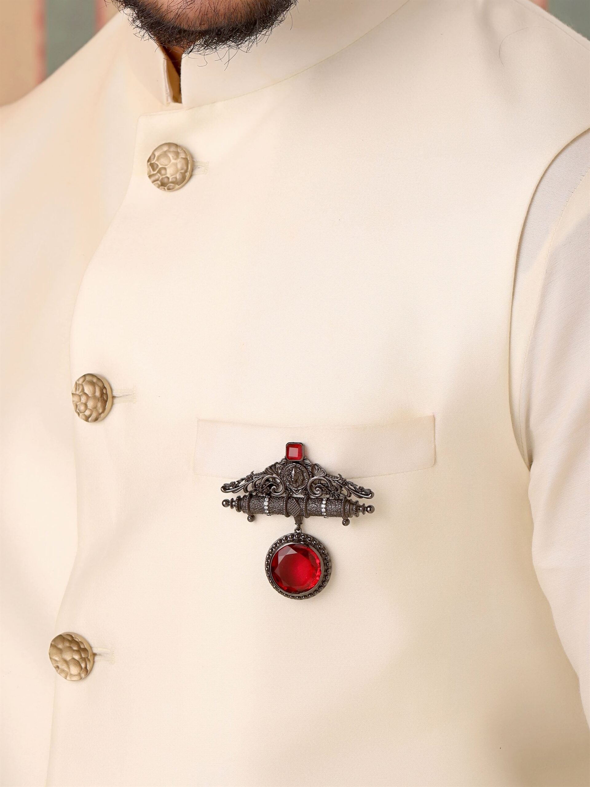 CY Cosa Nostraa Ada-e-Khaas Brooch Closeup 1