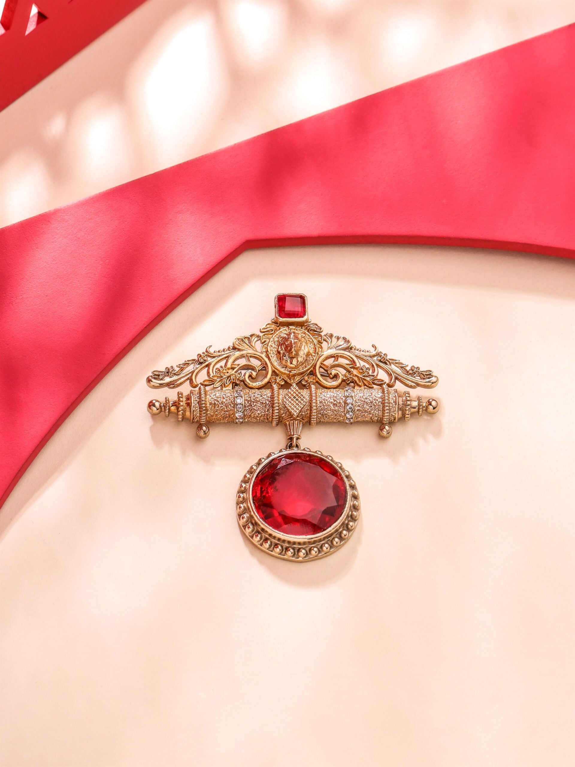 CY Cosa Nostraa Ada-e-Khaas Red Brooch Front 1