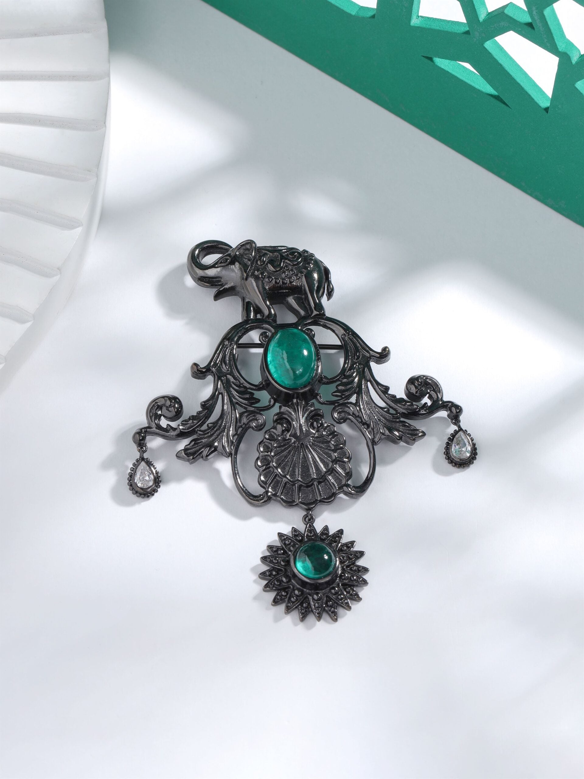 CY Cosa Nostraa Behtereen Haathi Brooch Front 1