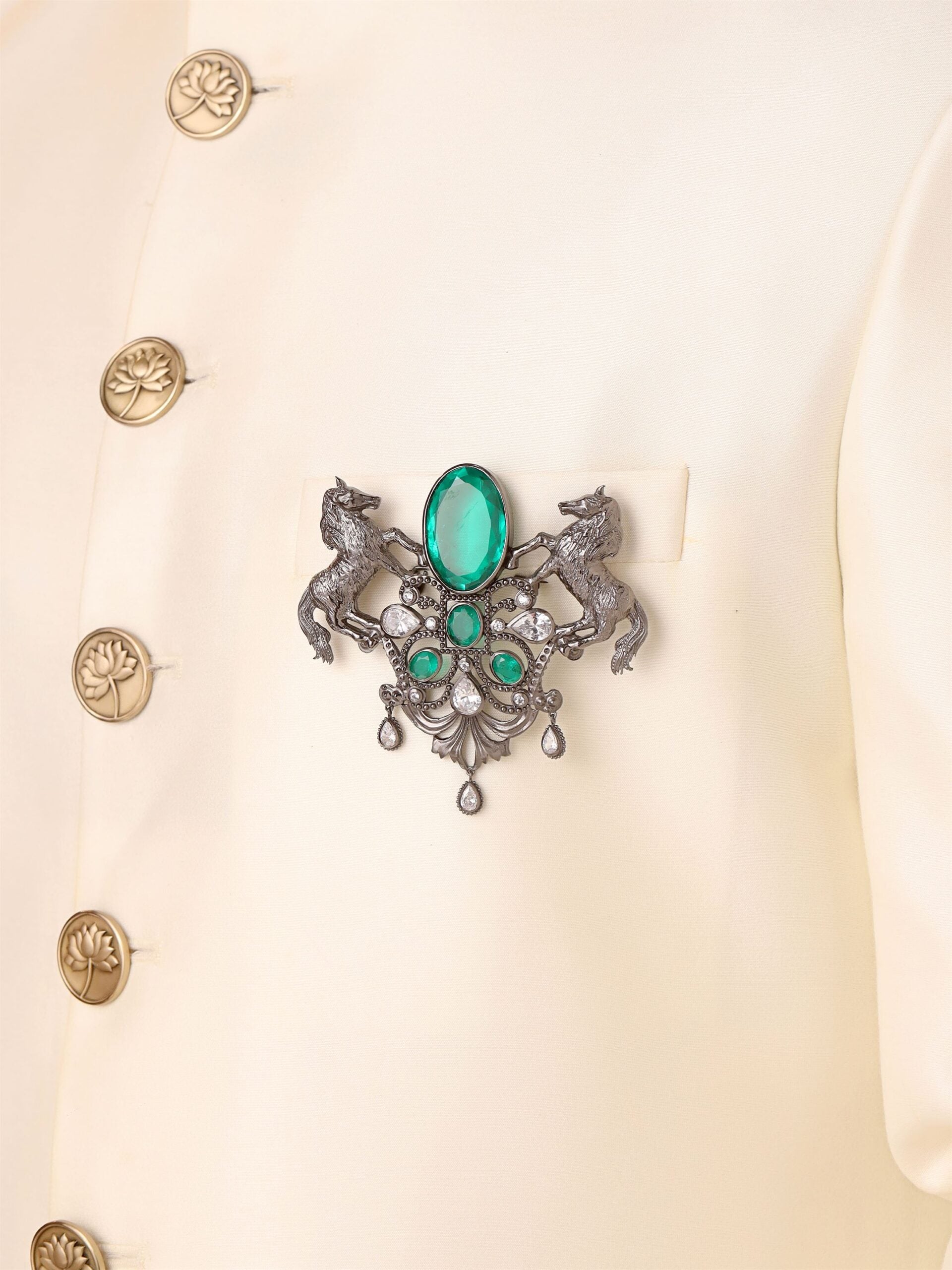 CY Cosa Nostraa Roshan-e-Sawaar Green Brooch Closeup 1