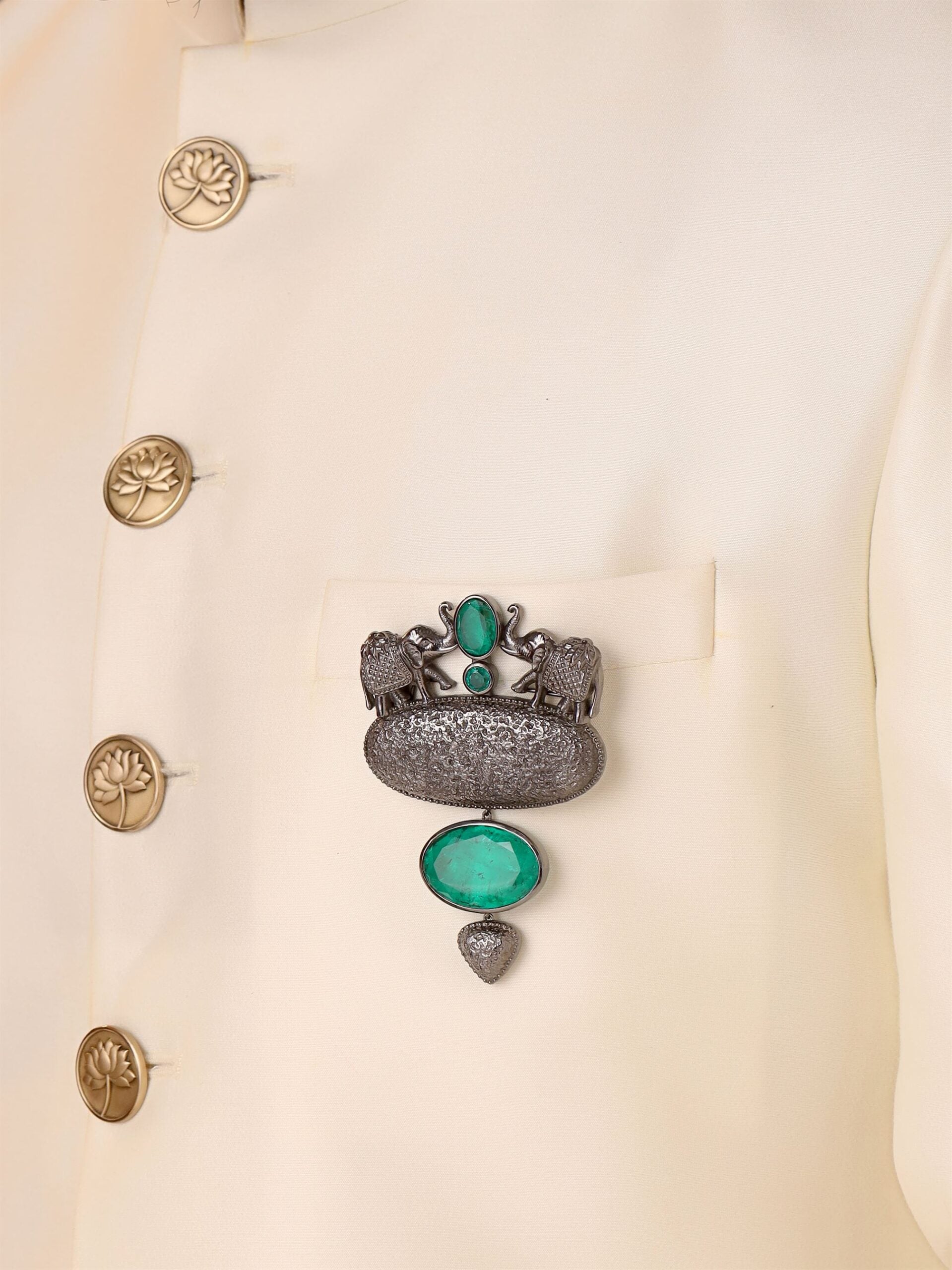 CY Cosa Nostraa Shaan-e-Jungle Brooch Closeup 1