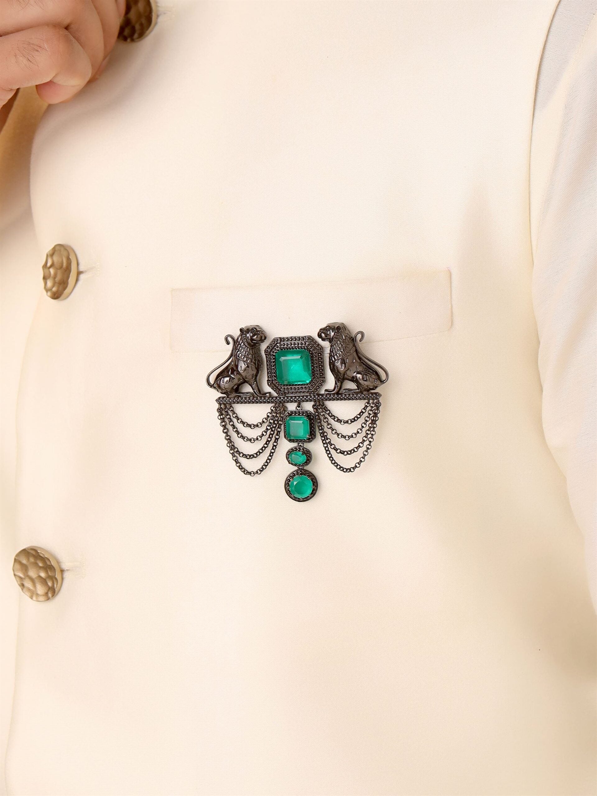 CY Cosa Nostraa Sher-e-Shaan Green Brooch Closeup 1