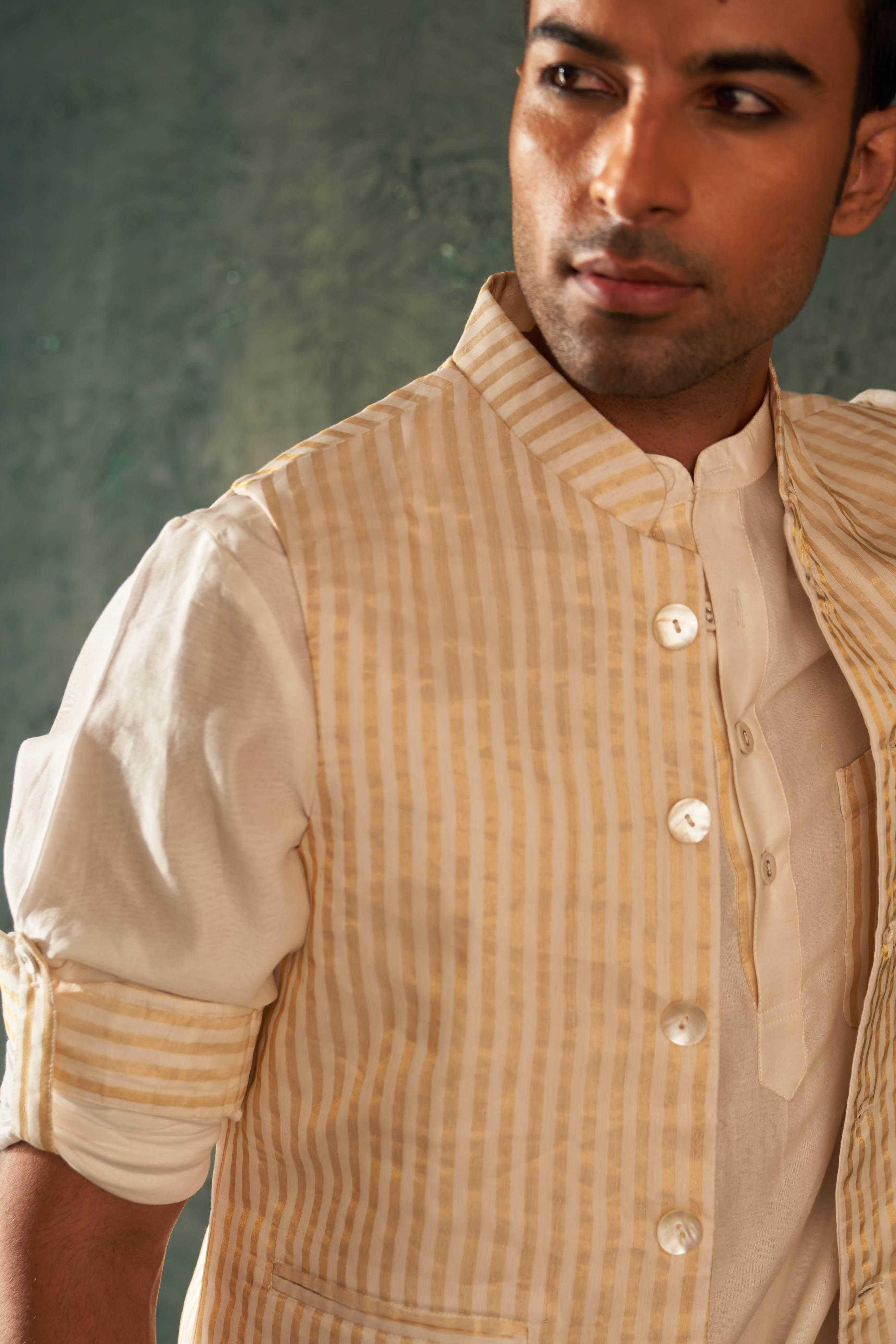 CY Charkhee Ivory Kurta With Bundi Closeup 1