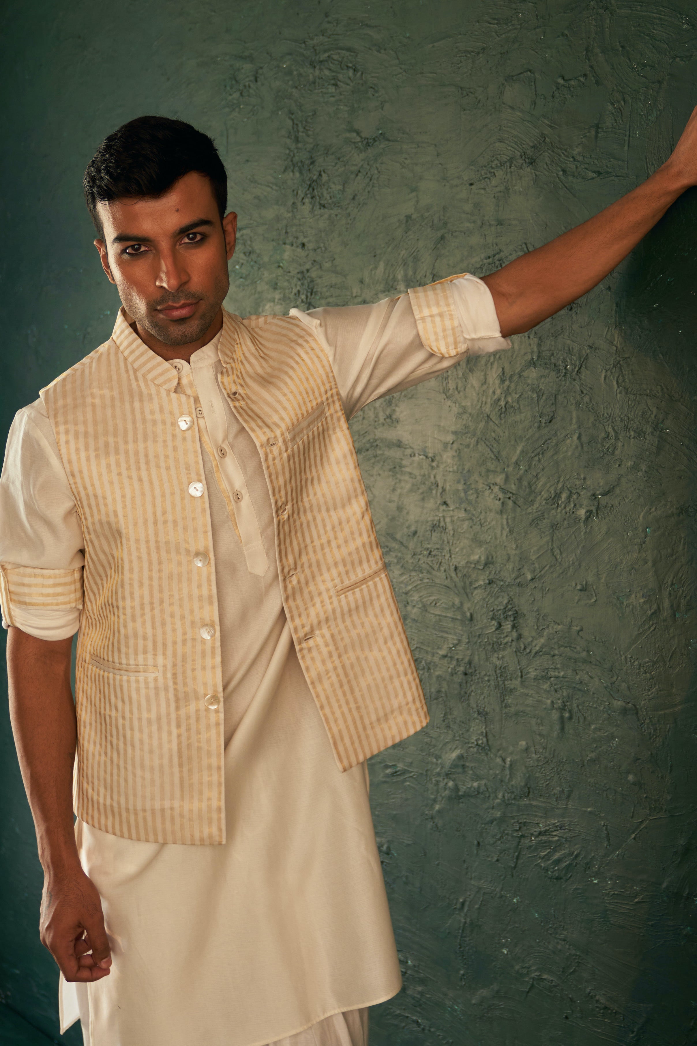 CY Charkhee Ivory Kurta With Bundi Side 1