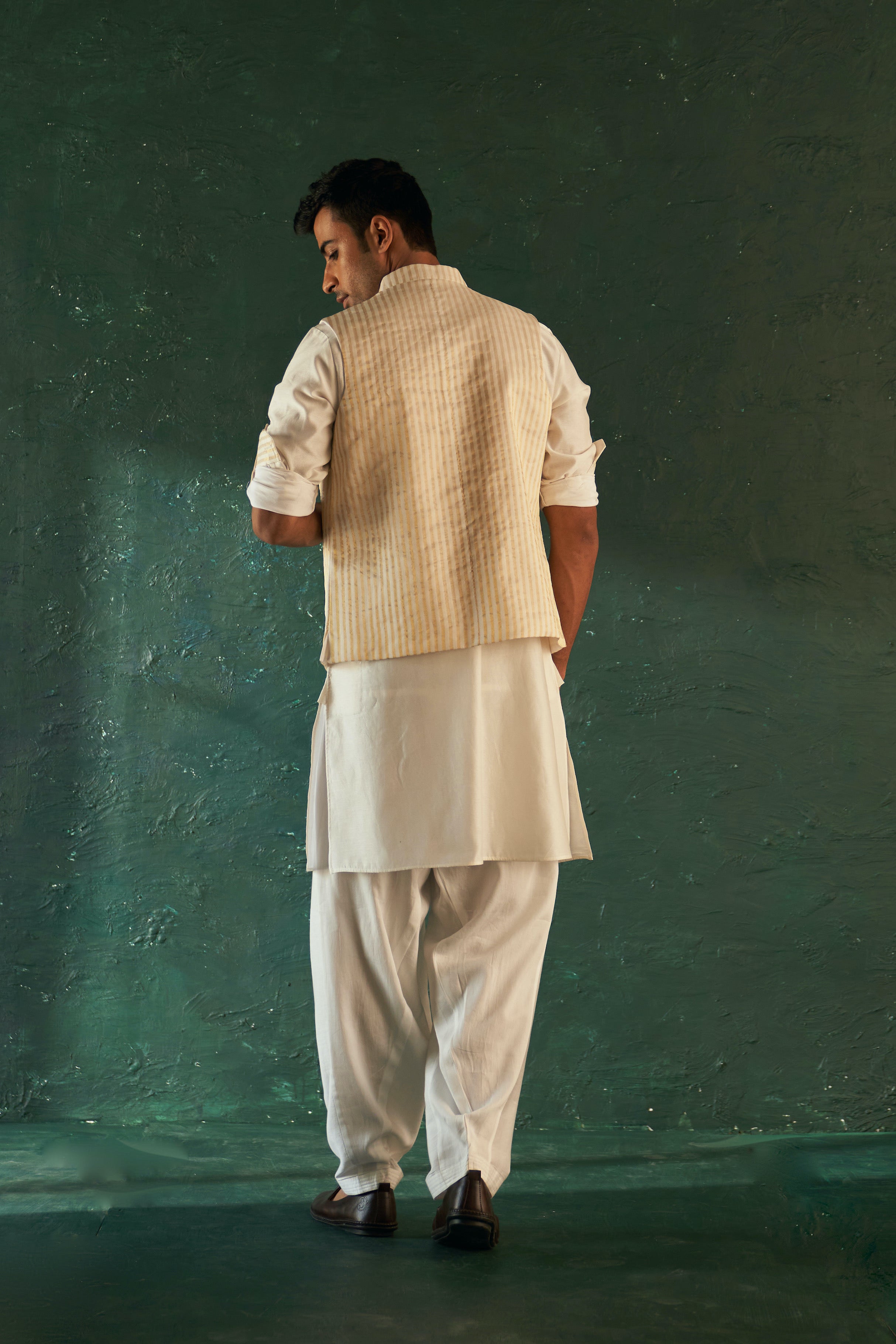 CY Charkhee Ivory Kurta With Bundi Back 1