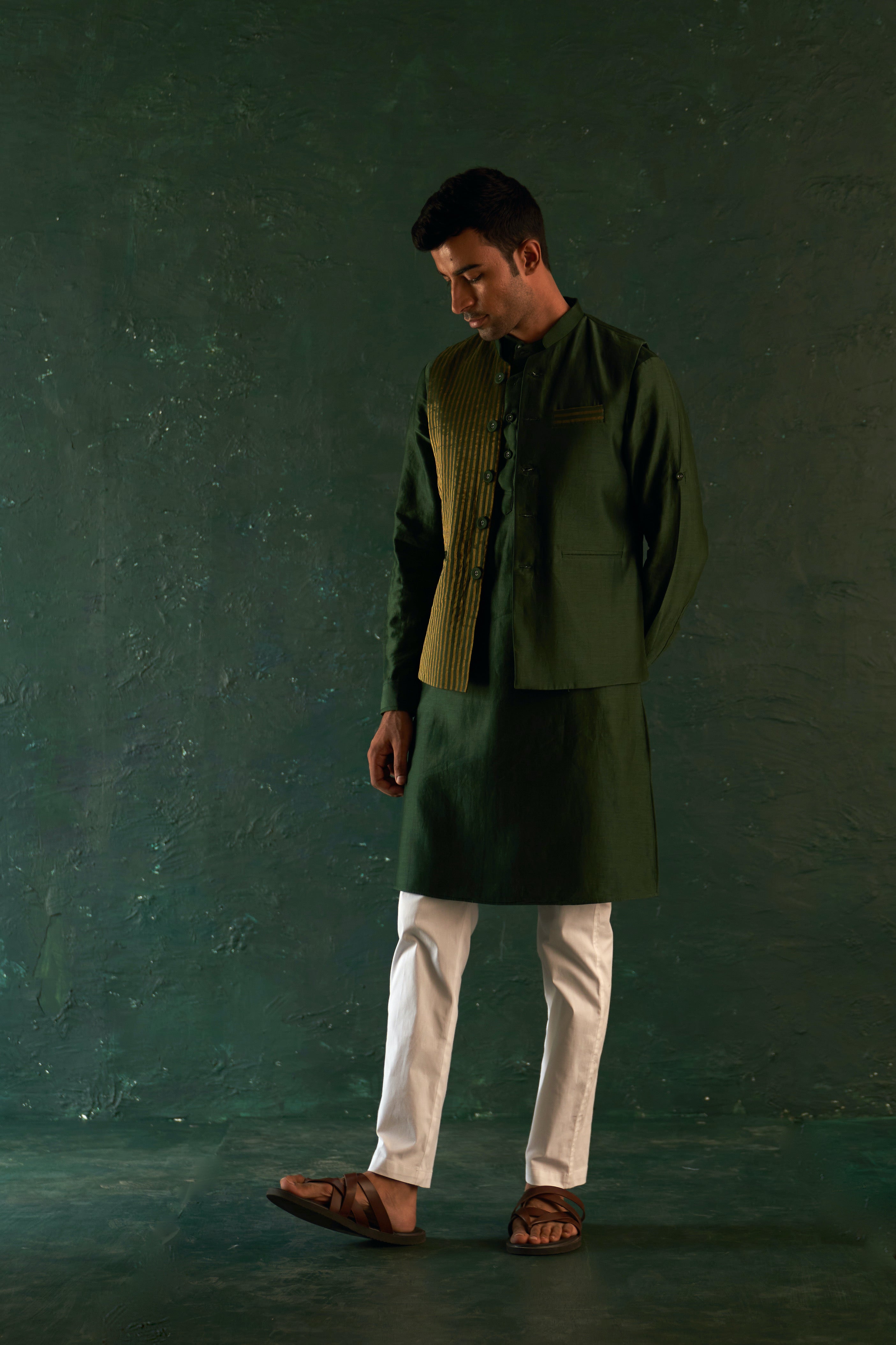 CY Charkhee Deep Green Straight Kurta Set With Bundi Front 1