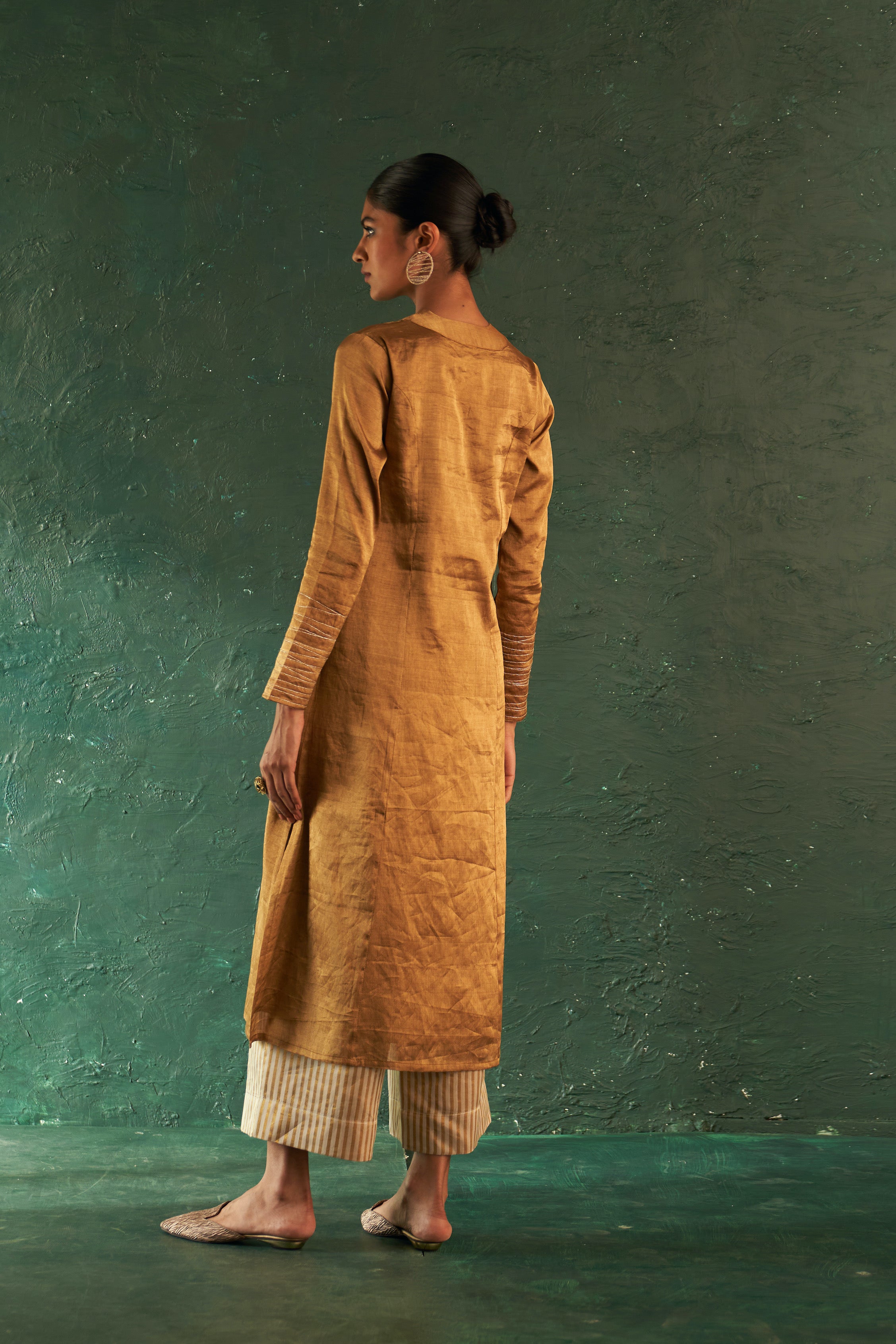 CY Charkhee Gold Tissue Straight Kurta Back 1