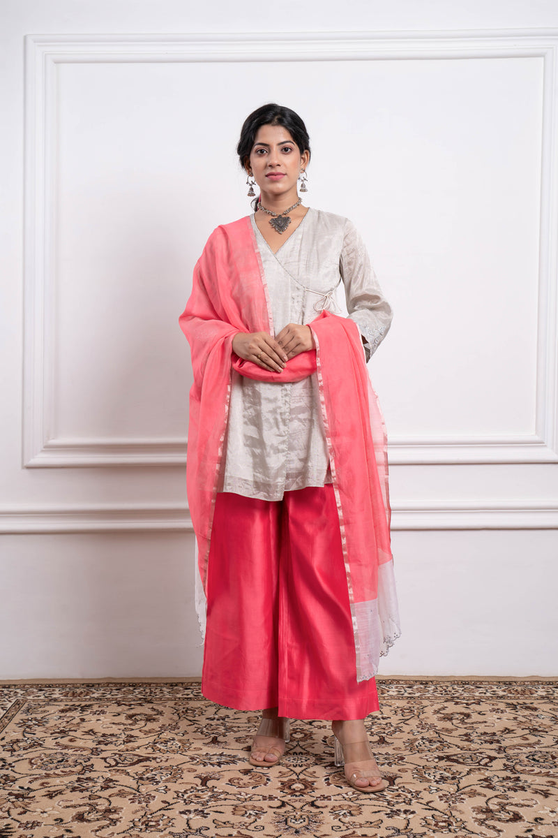  CY Vinusto Embroidered Zari Kurta With Pink Palazzo Front 2