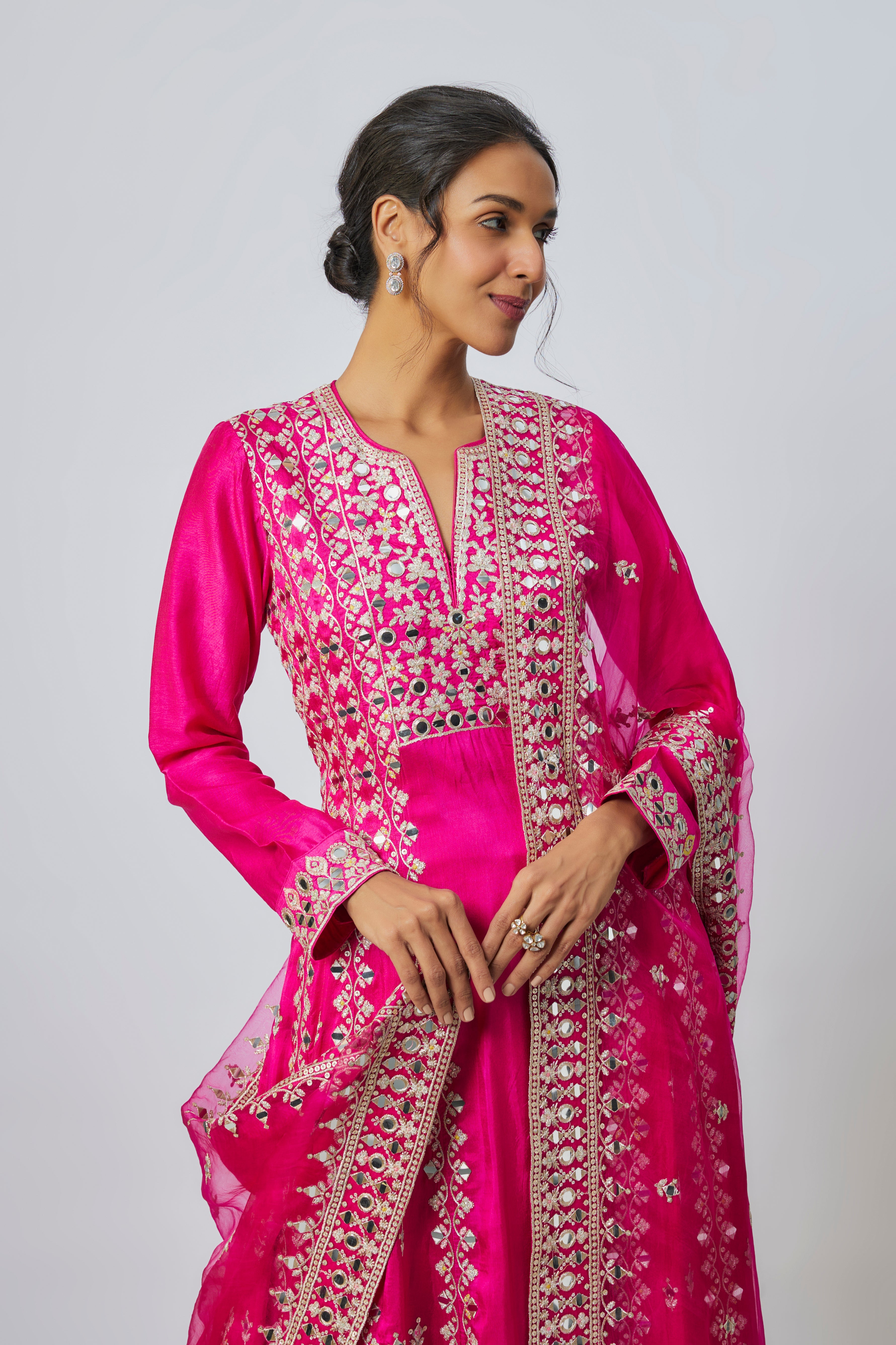 CY Gopi Vaid Amiha Rain Pink AG Set Closeup 1