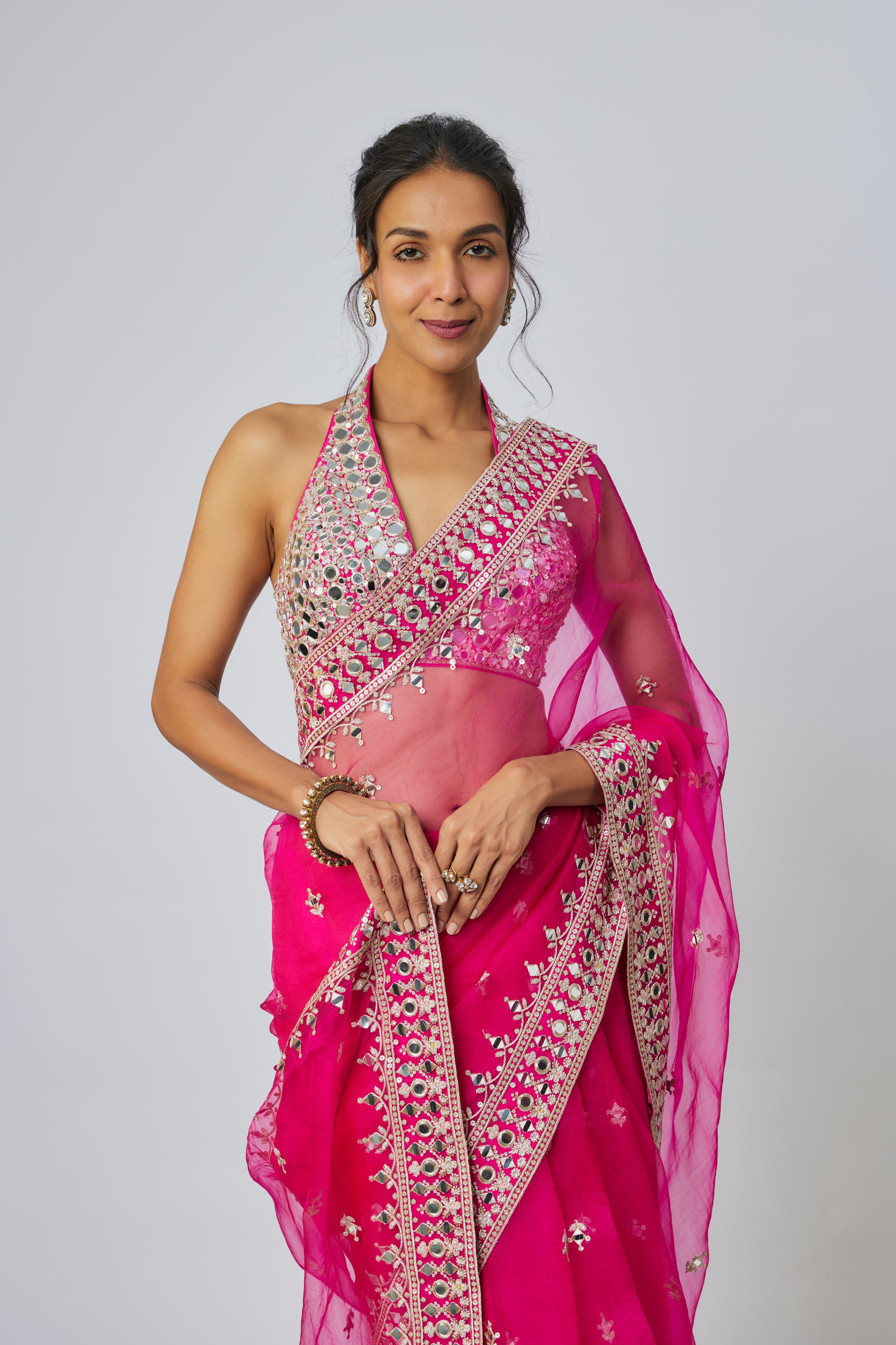 CY Gopi Vaid Abhinaya Rain Pink Saree Set Closeup 1