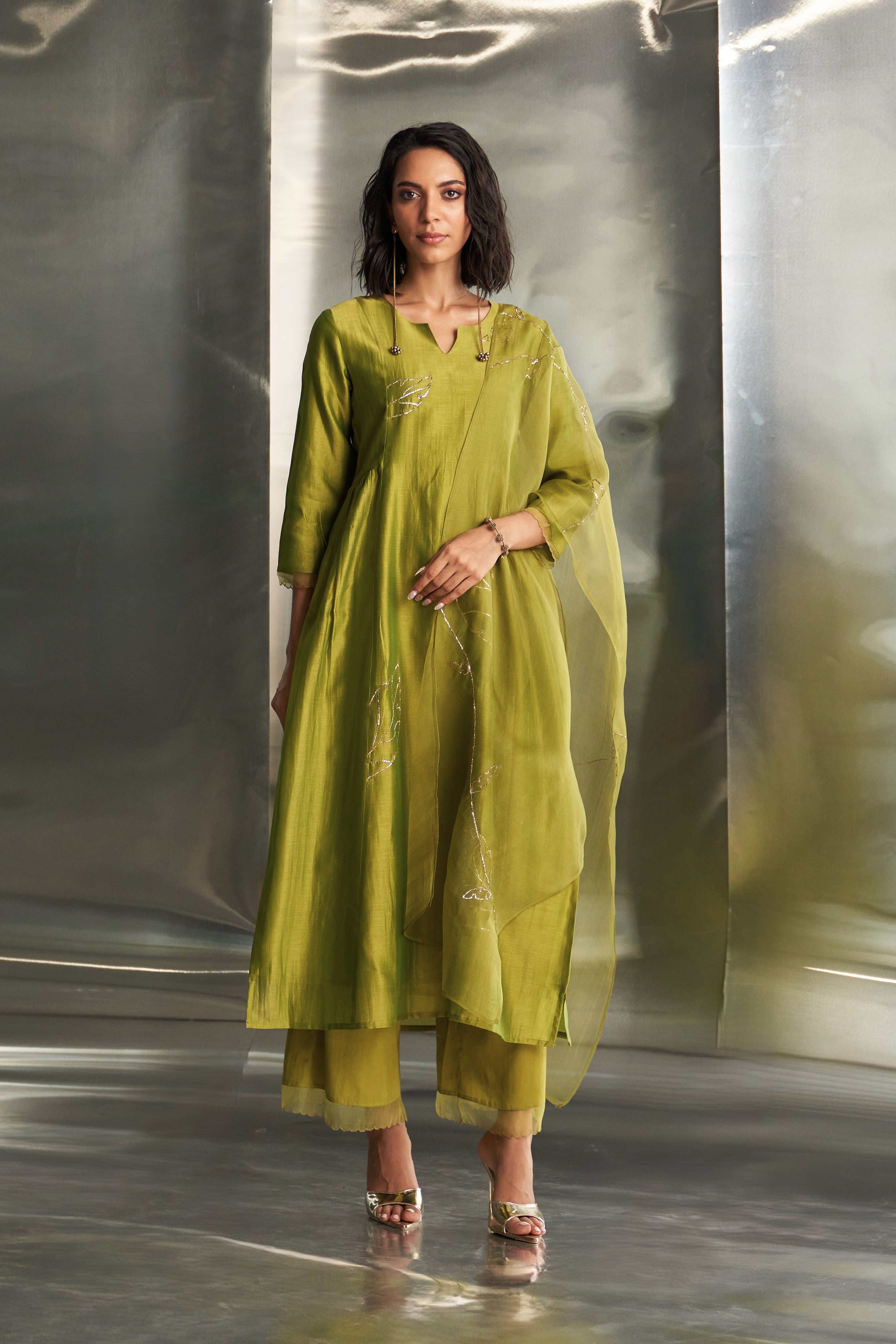 CY Charkhee Berry Green Side Gathered Kurta Set Front 1