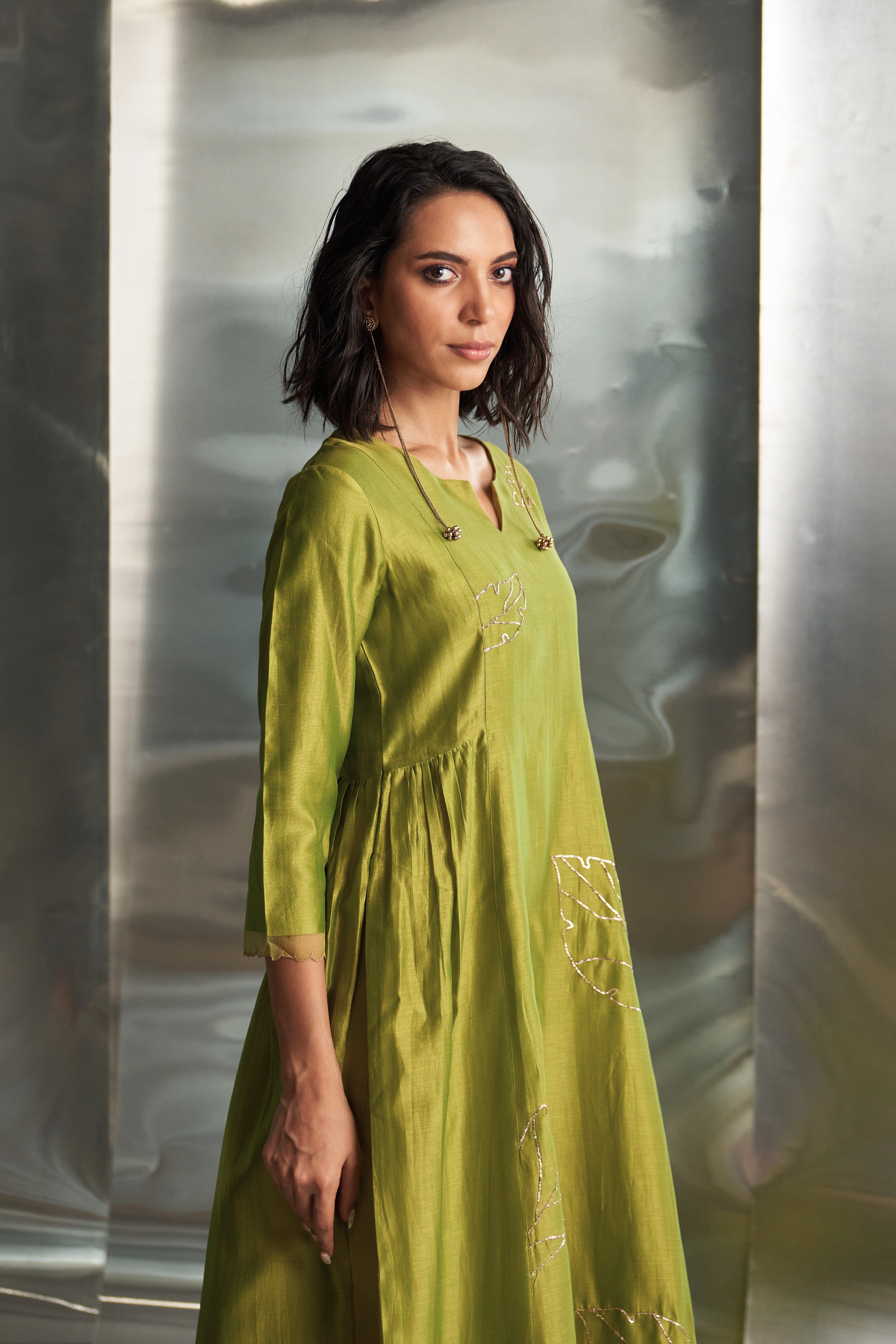 CY Charkhee Berry Green Side Gathered Kurta Set Closeup 1