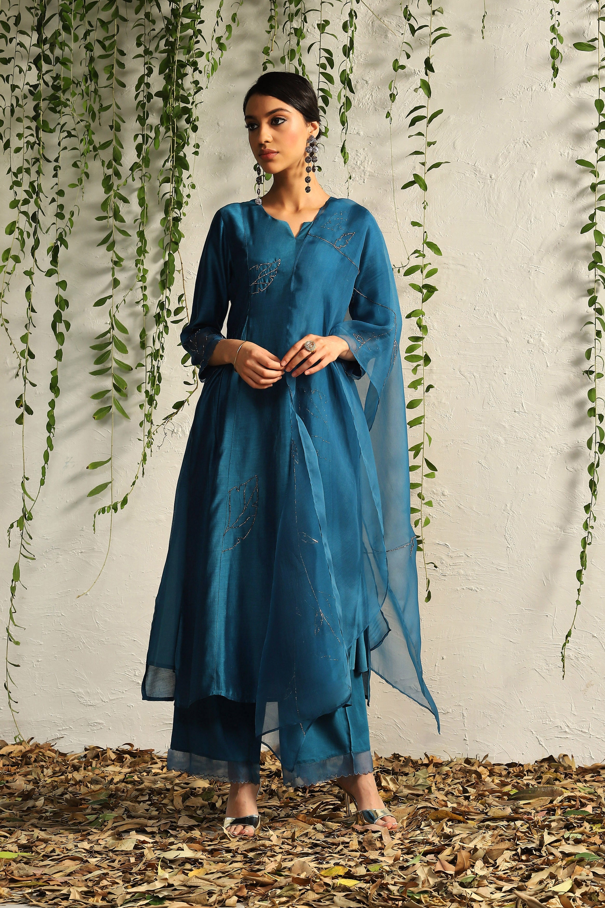 CY Charkhee True Blue Side Gathered Kurta Front 1