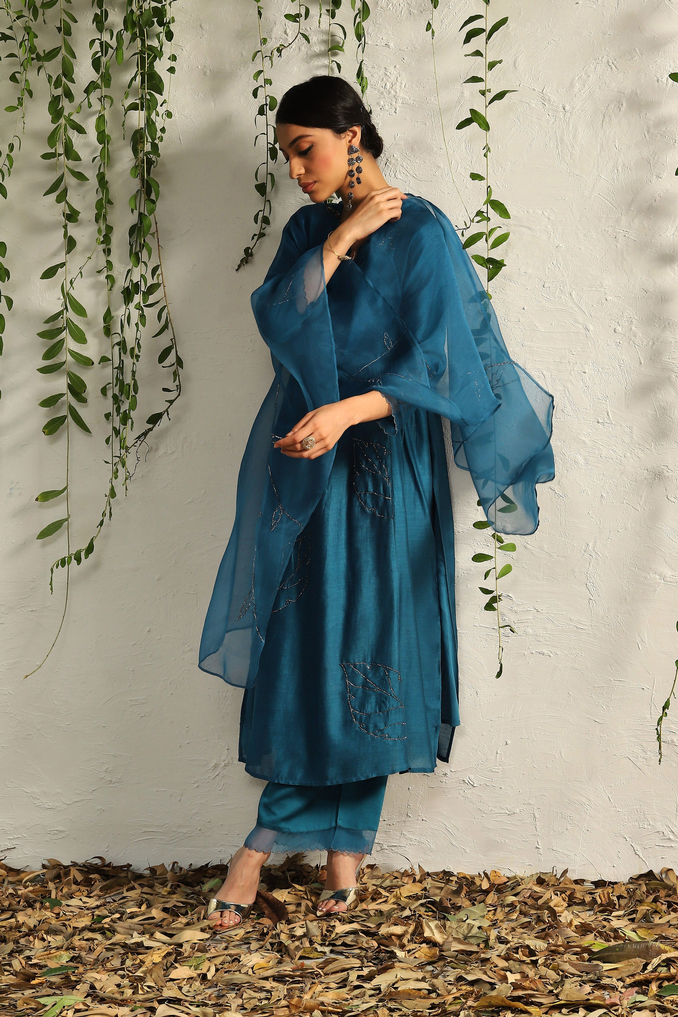 CY Charkhee True Blue Side Gathered Kurta Front 2