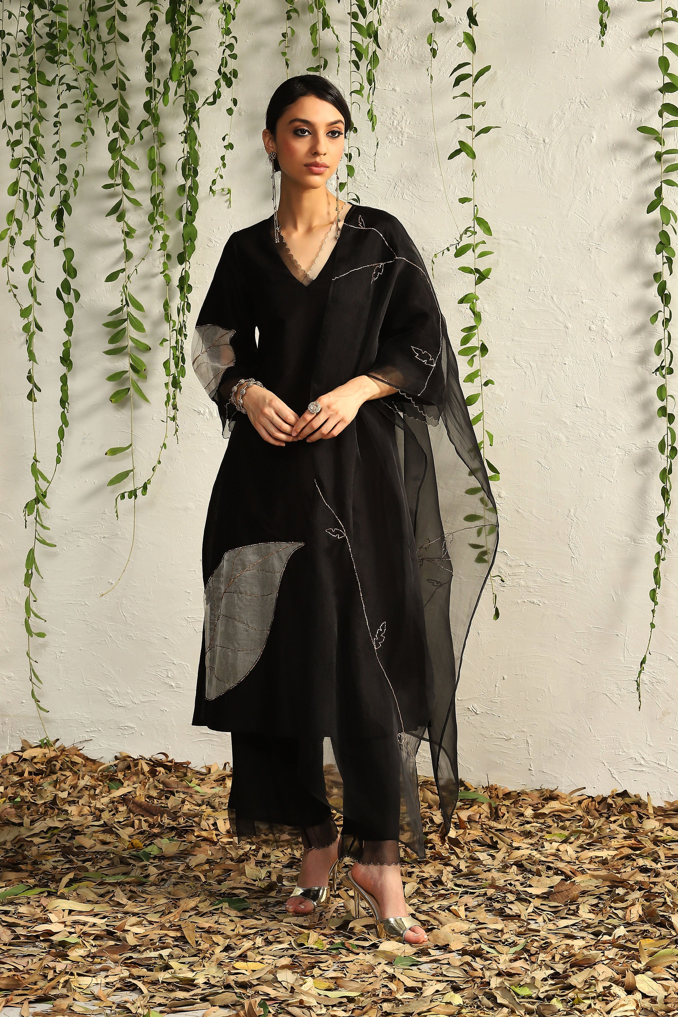 CY Charkhee Black & White Chanderi Straight Kurta Front 1