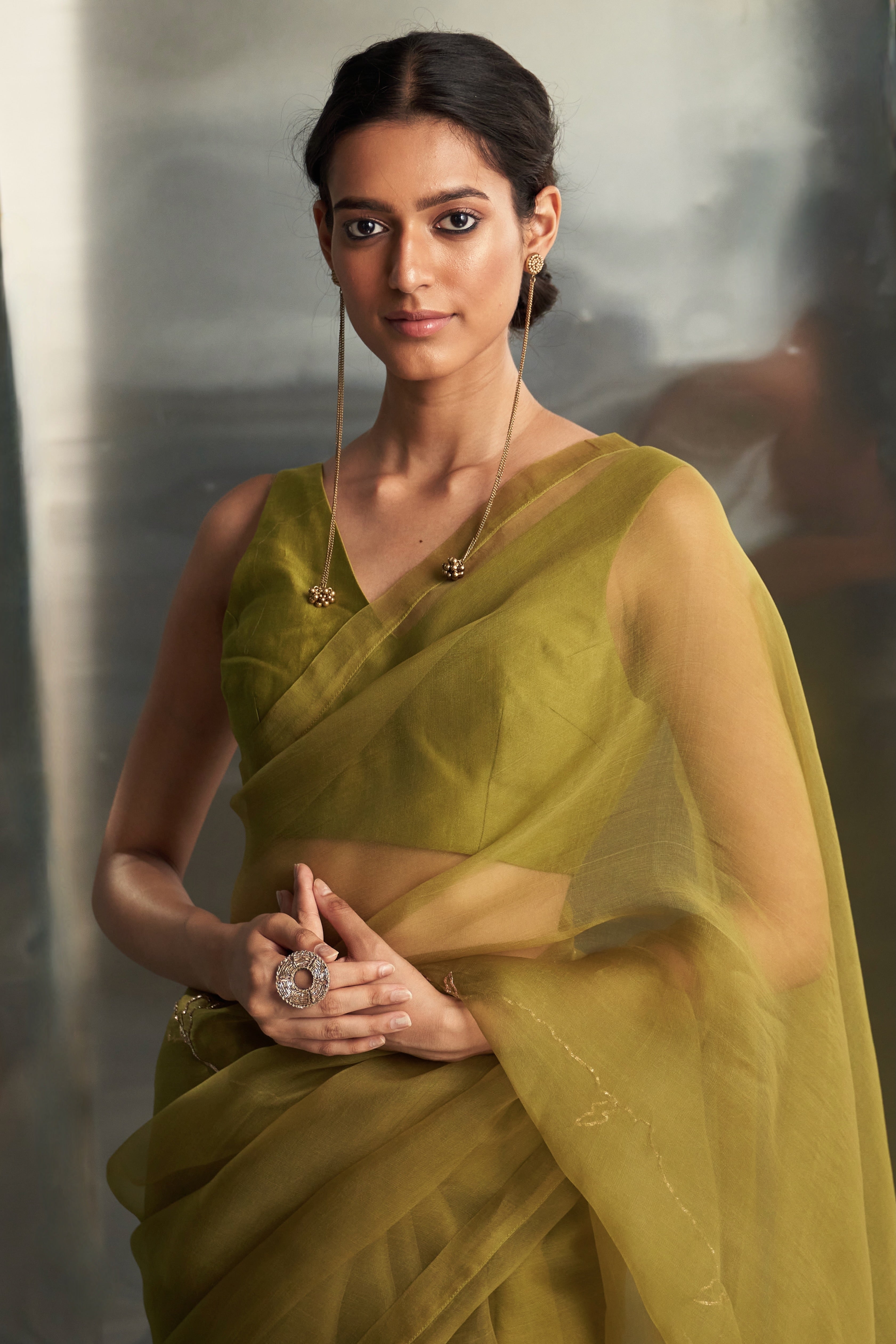 CY Charkhee Berry Green Saree With Sleeveless Blouse Closeup 1