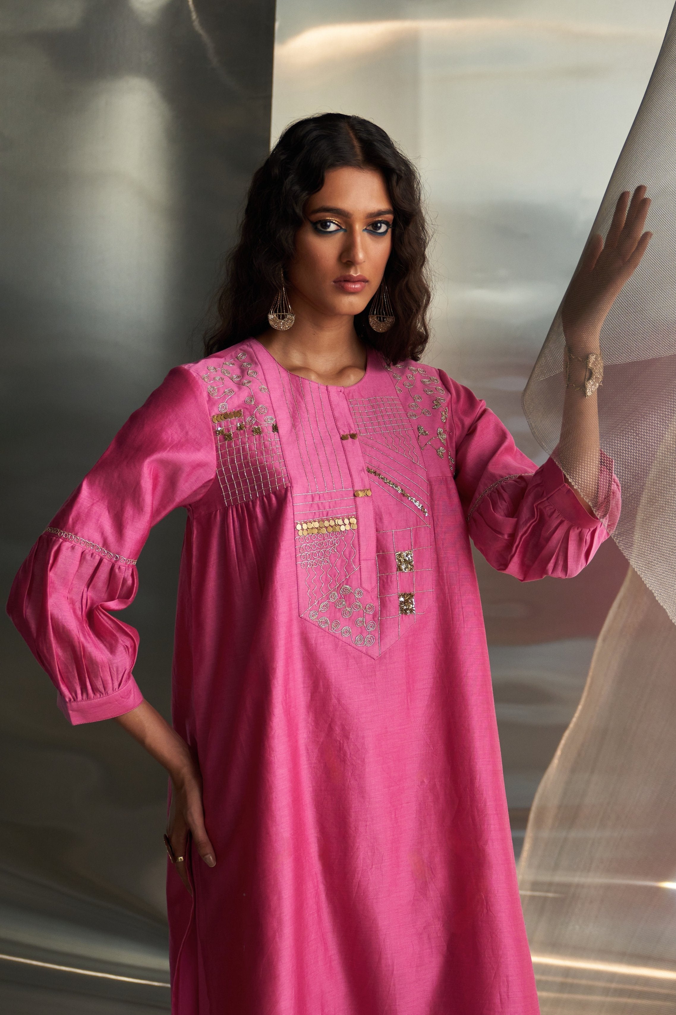 CY Charkhee Bloom Pink With Heavy Booti Kurta Set Closeup 1