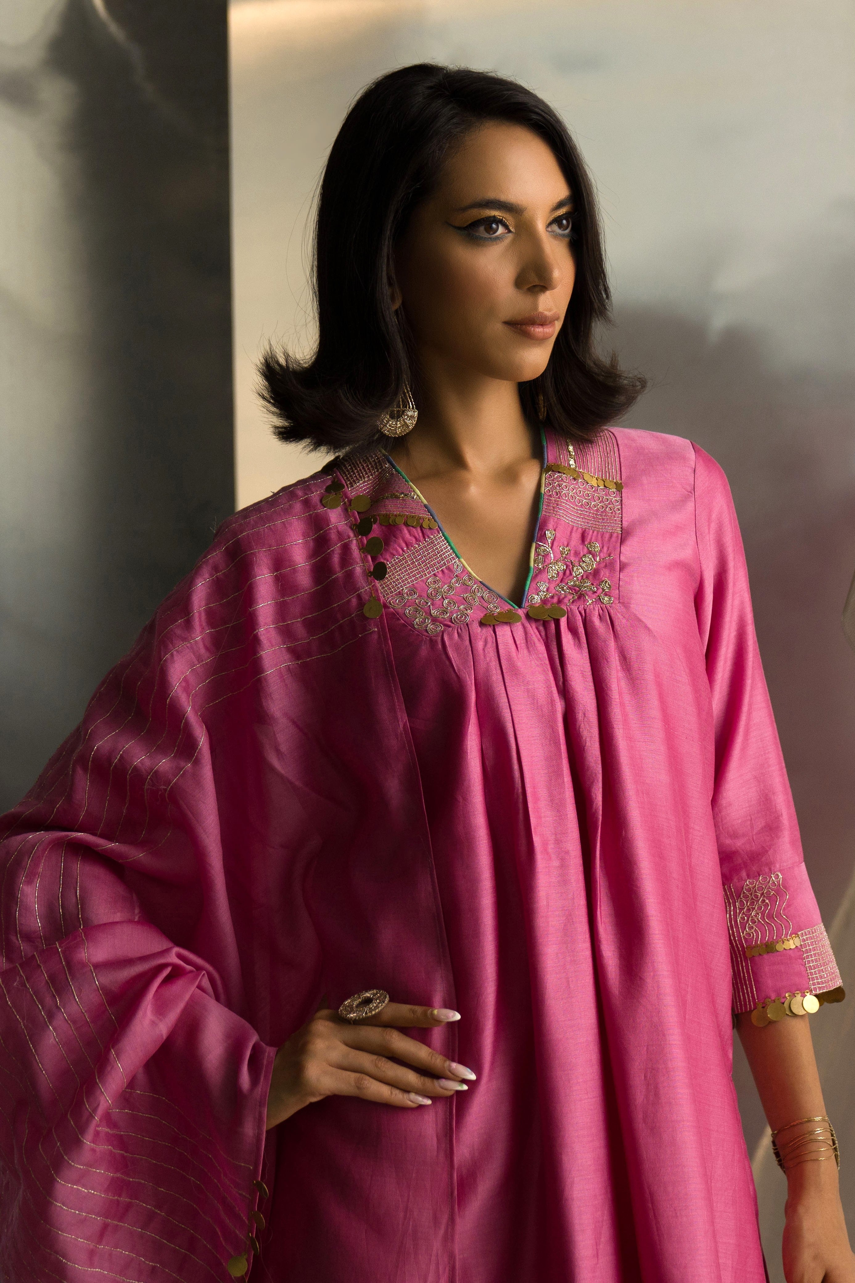 CY Charkhee Bloom Pink V-Neck Kurta Set Closeup 2