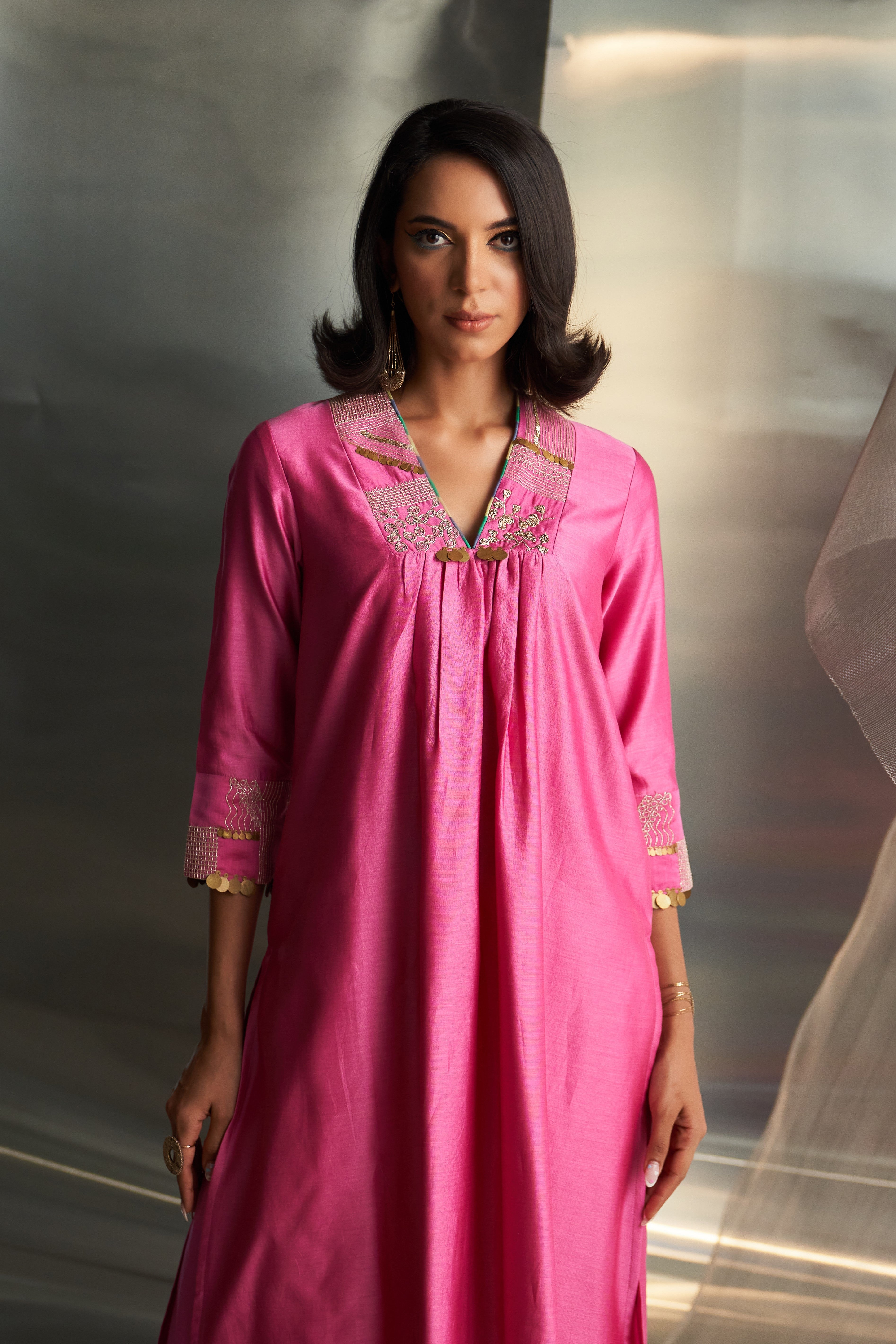 CY Charkhee Bloom Pink V-Neck Kurta Set Closeup 1