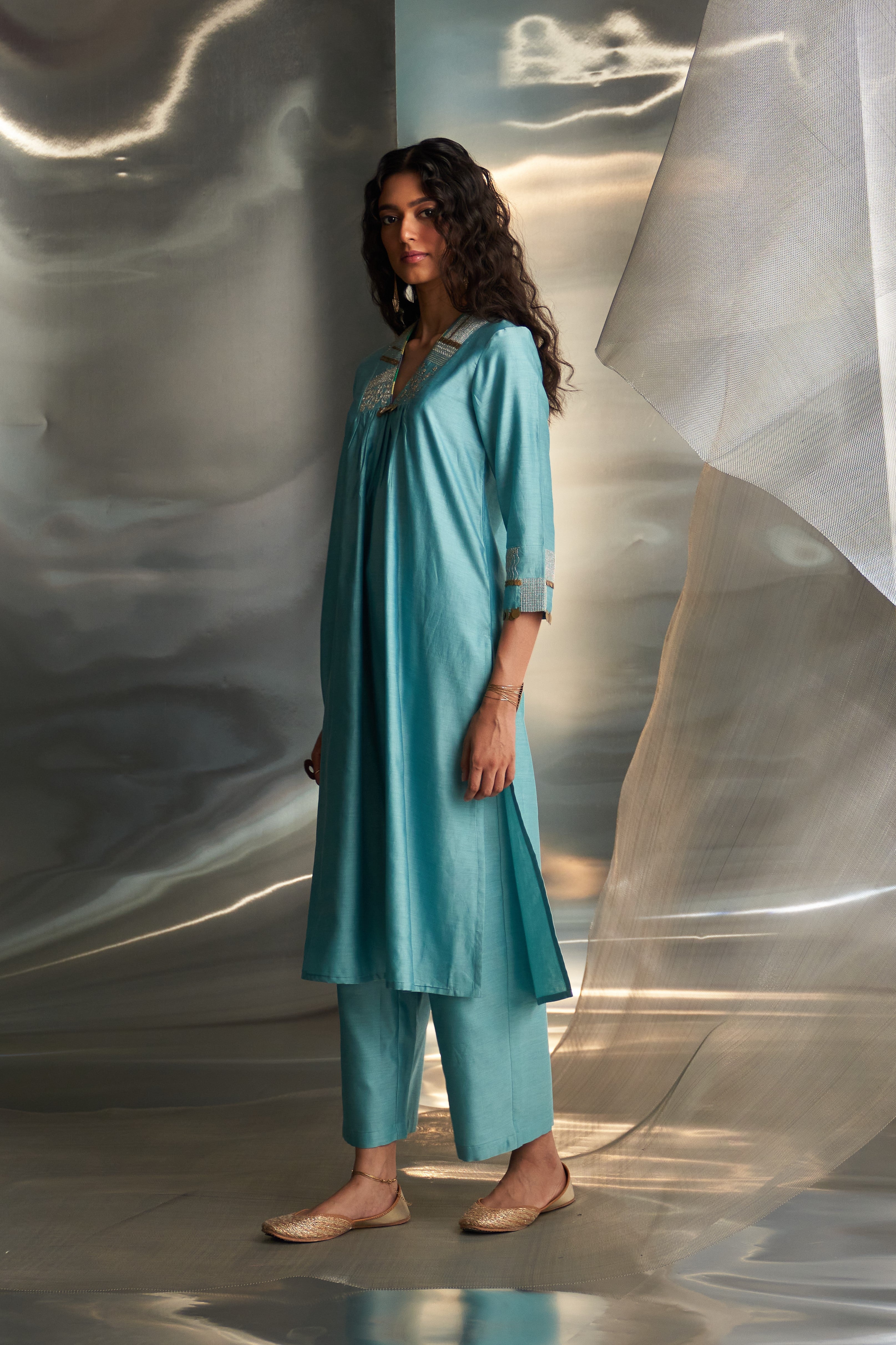 CY Charkhee Powder Blue V-Neck Kurta Set Side 1