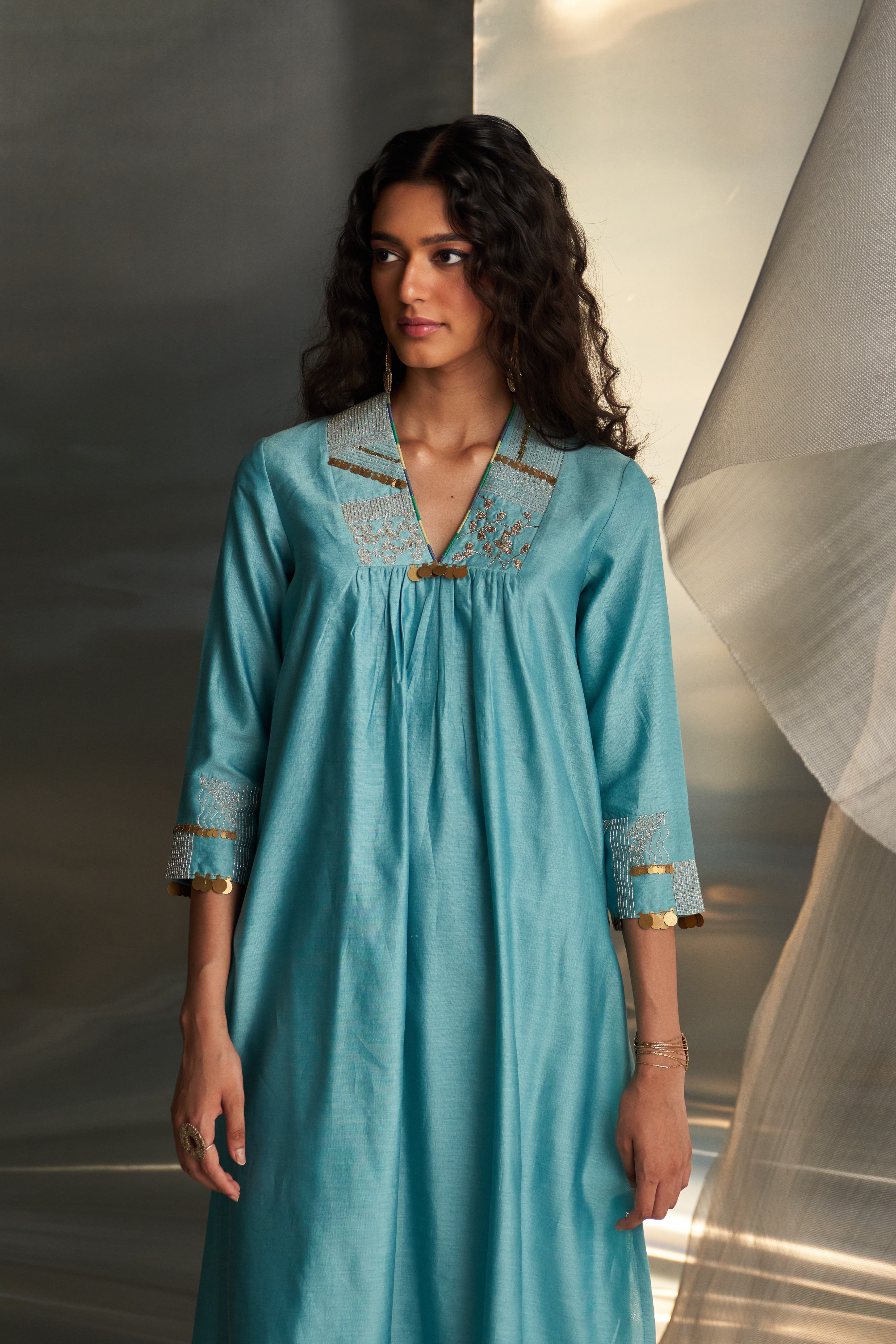 CY Charkhee Powder Blue V-Neck Kurta Set Closeup 1