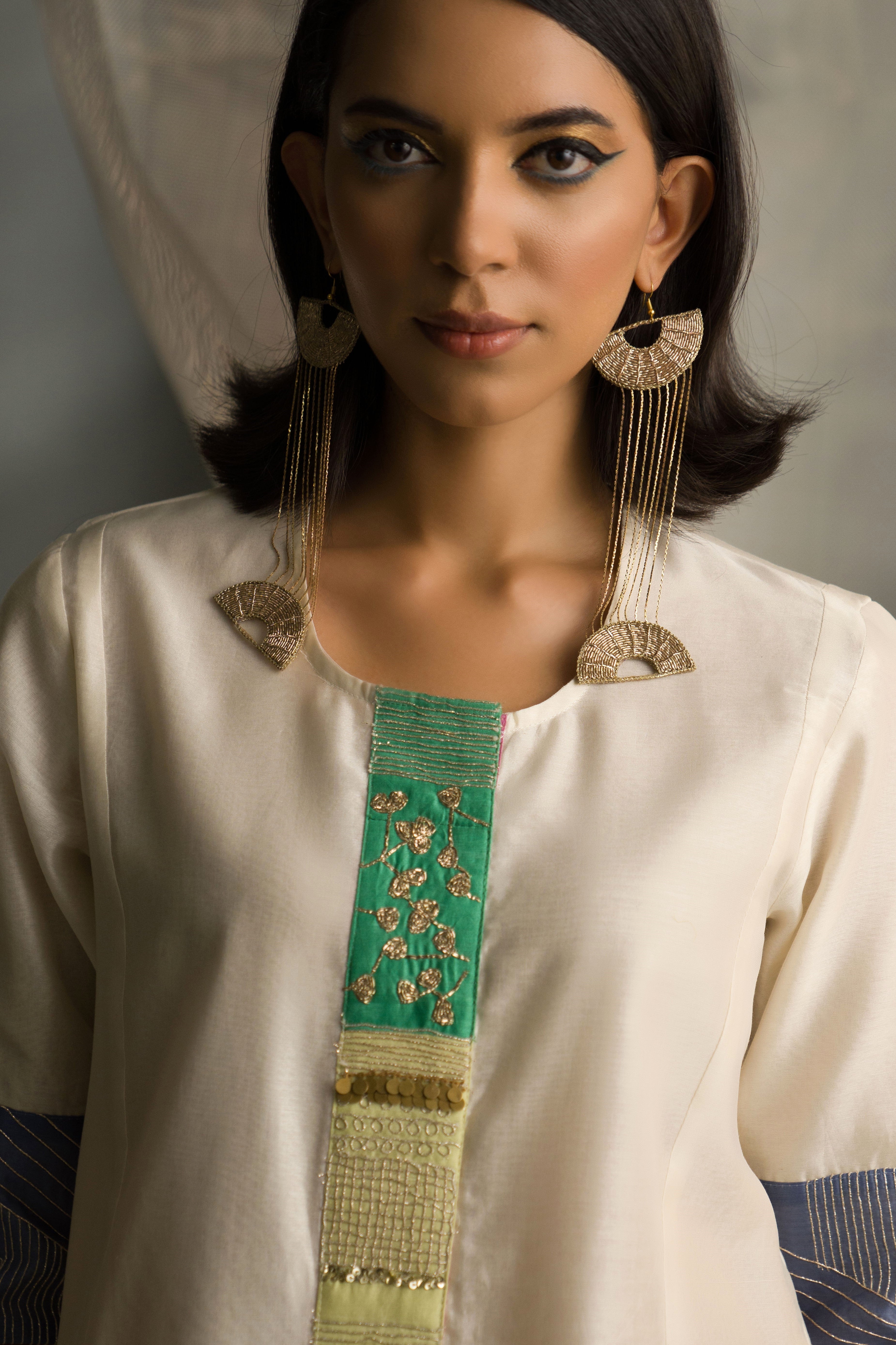 CY Charkhee Ivory Short Kurta Co-ord Set Closeup 1