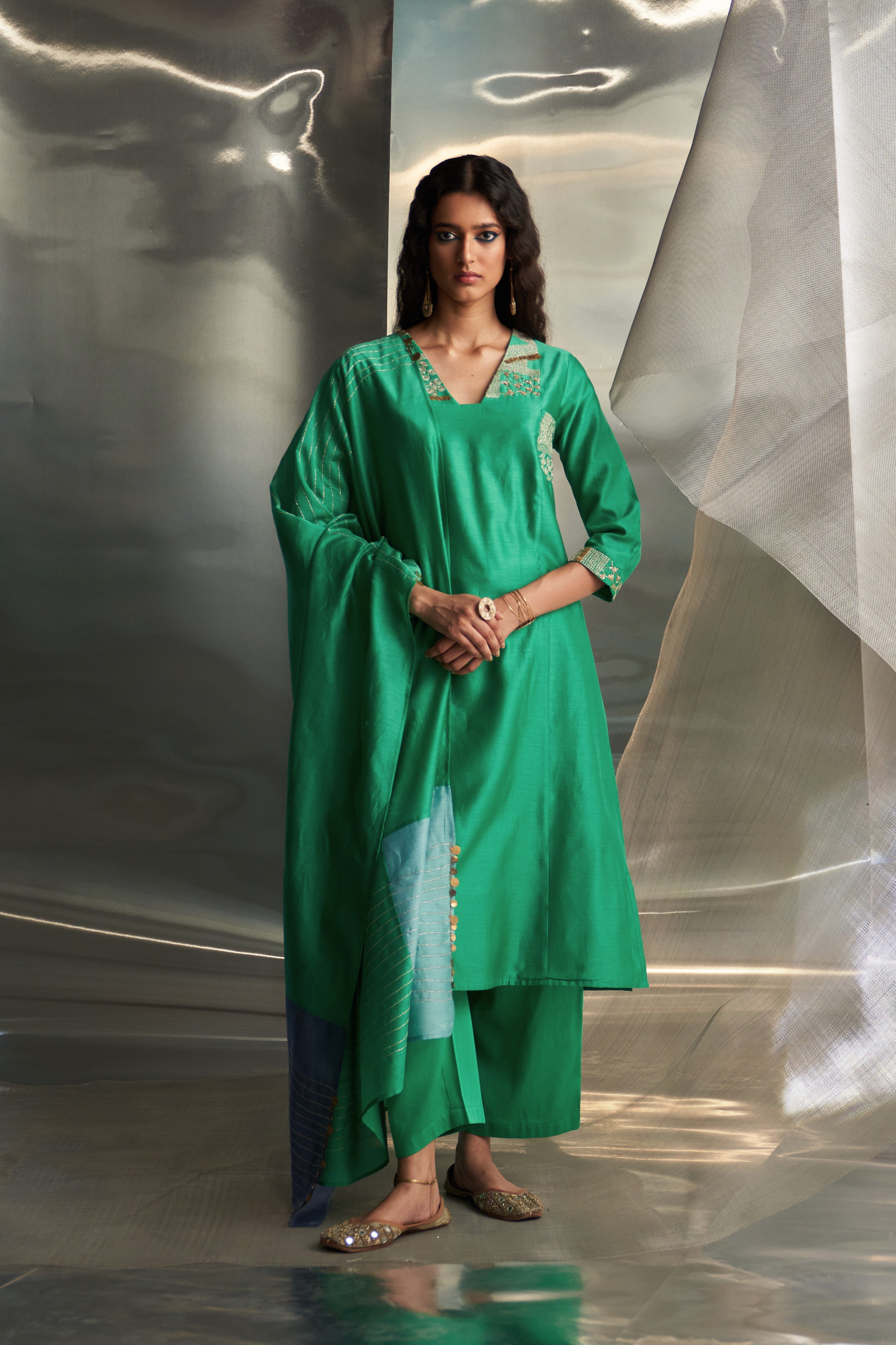 CY Charkhee Lush Green Straight Kurta Set Front 1