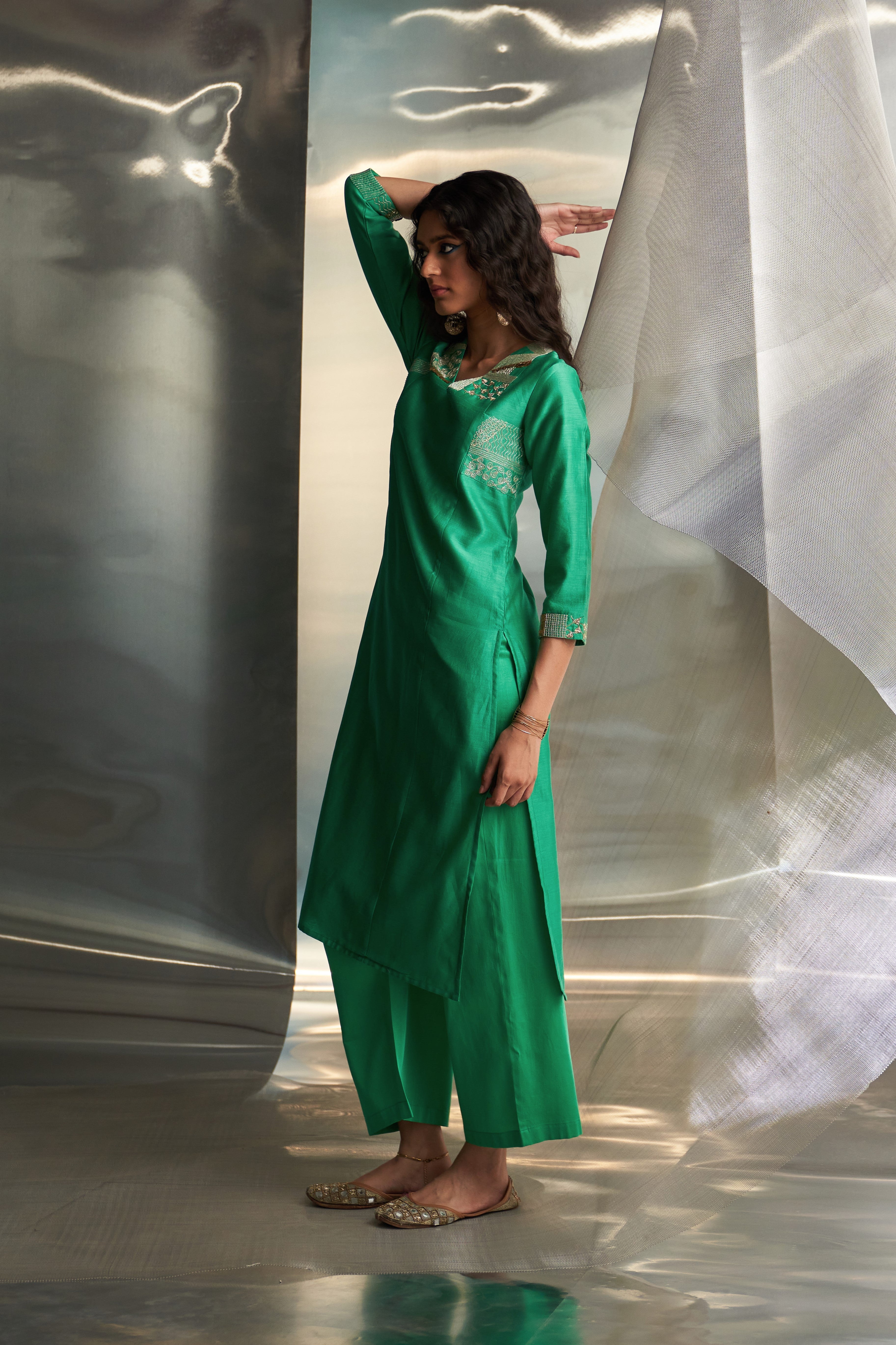 CY Charkhee Lush Green Straight Kurta Set Side 1